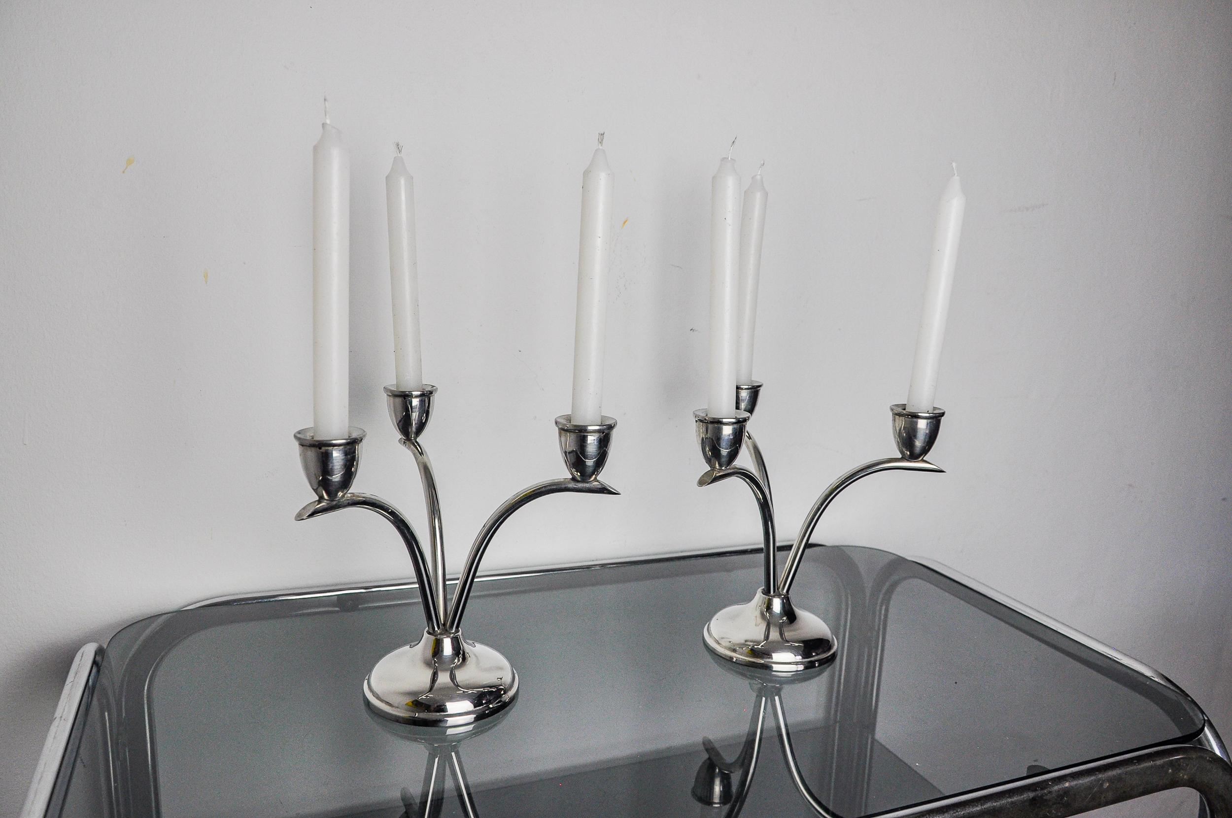 Paar 3-flammige Art-Déco-Kerzenständer aus Edelstahl, Spanien, 1970 im Zustand „Gut“ im Angebot in BARCELONA, ES