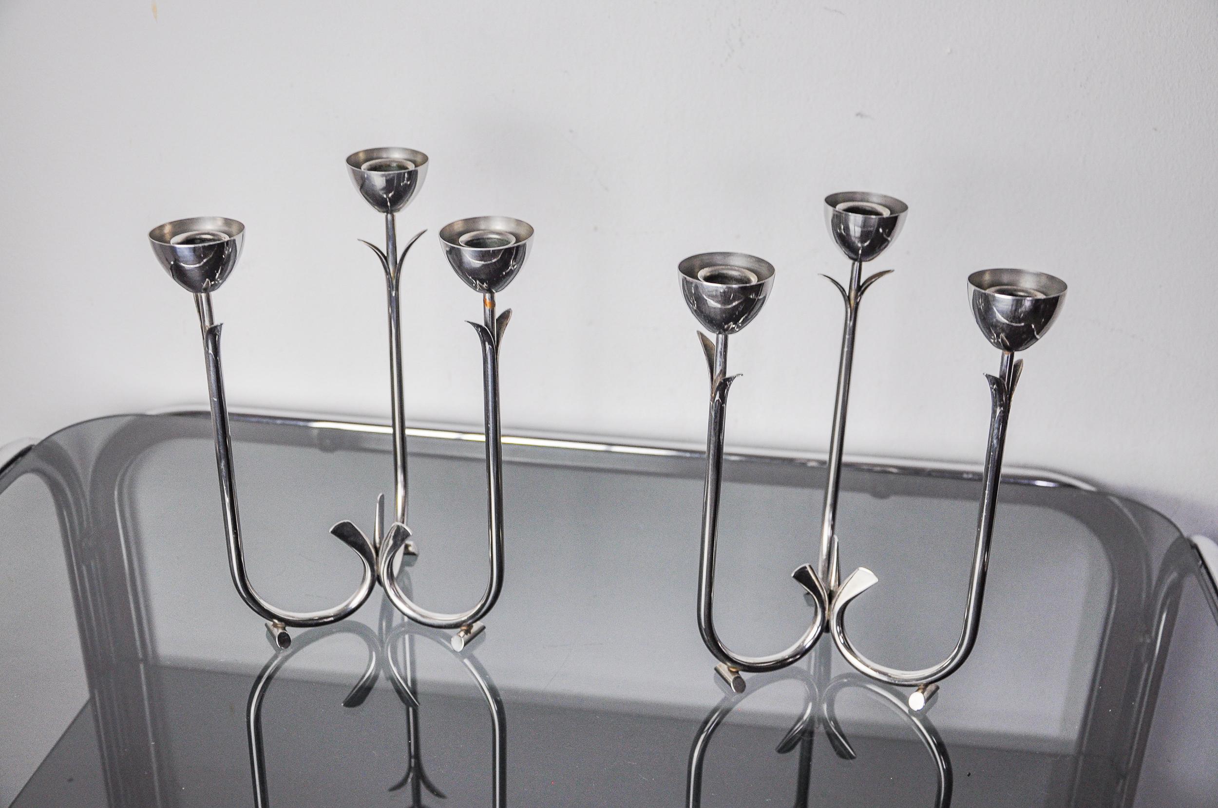 Fine XX secolo Coppia di candelabri a 3 fiamme in acciaio inox art déco, Spagna, 1970 in vendita