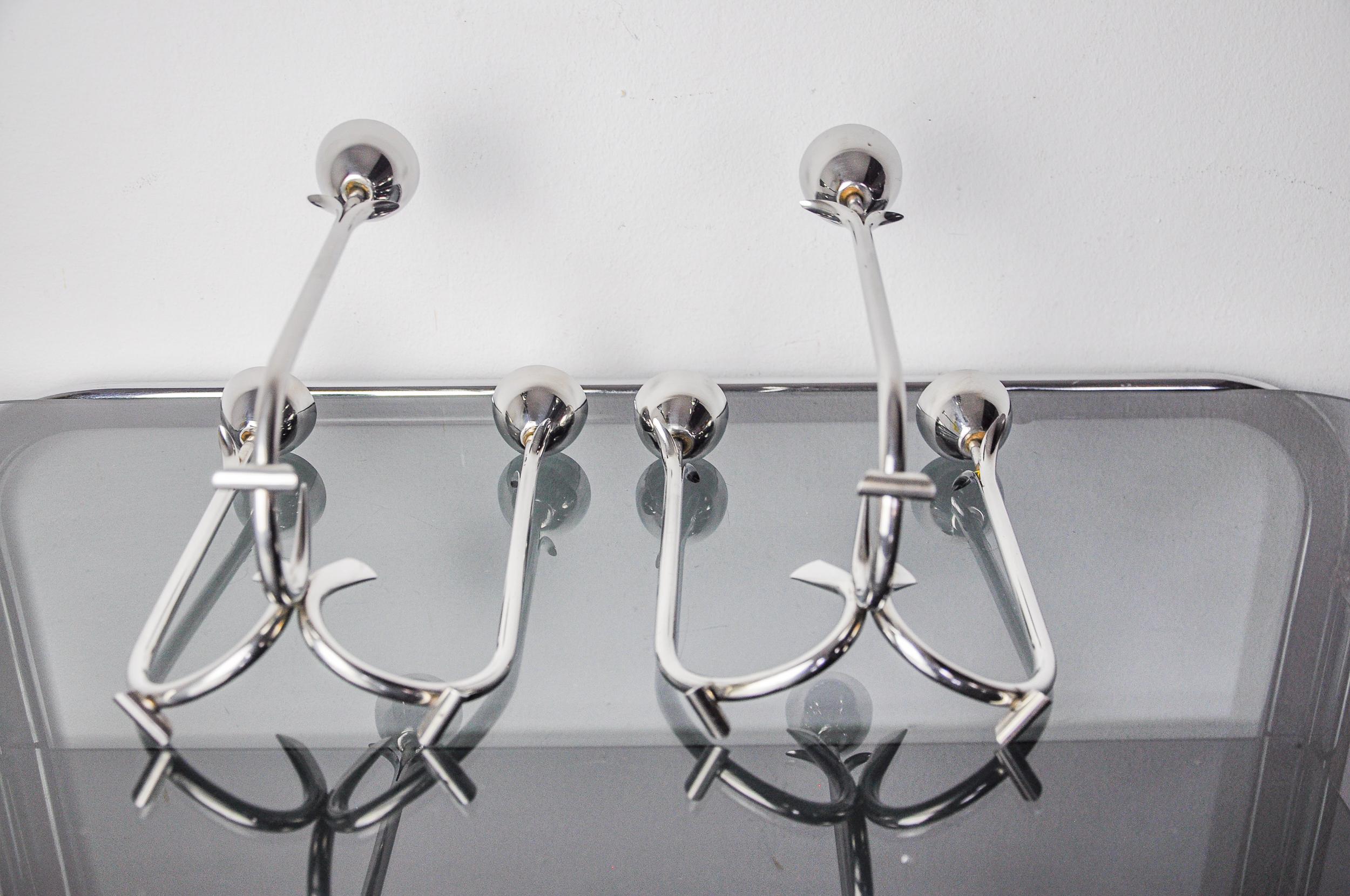 Coppia di candelabri a 3 fiamme in acciaio inox art déco, Spagna, 1970 in vendita 1