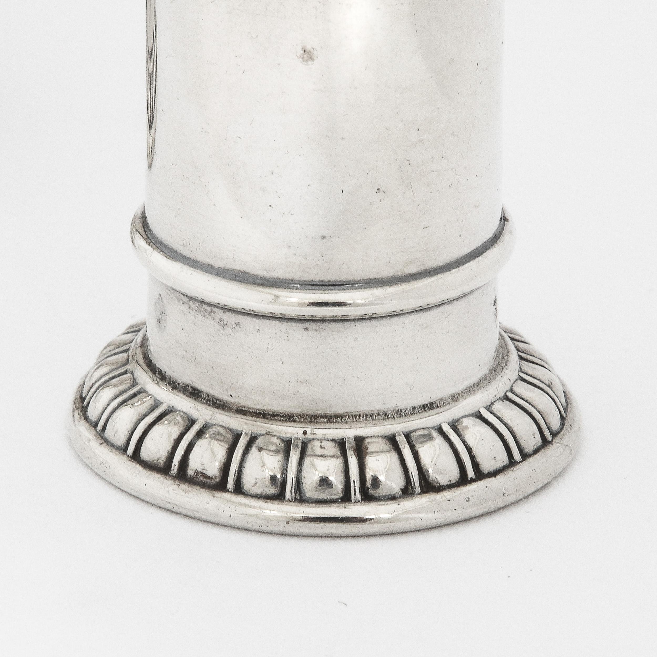 Mid-20th Century Pair of Art Deco Sterling Salt and Pepper Shakers by Rogers, Lunt and Bowlen Co. For Sale