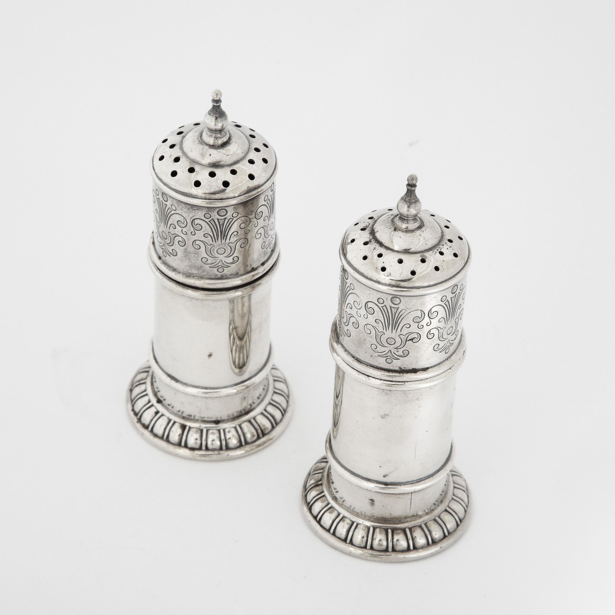 Pair of Art Deco Sterling Salt and Pepper Shakers by Rogers, Lunt and Bowlen Co. For Sale 2