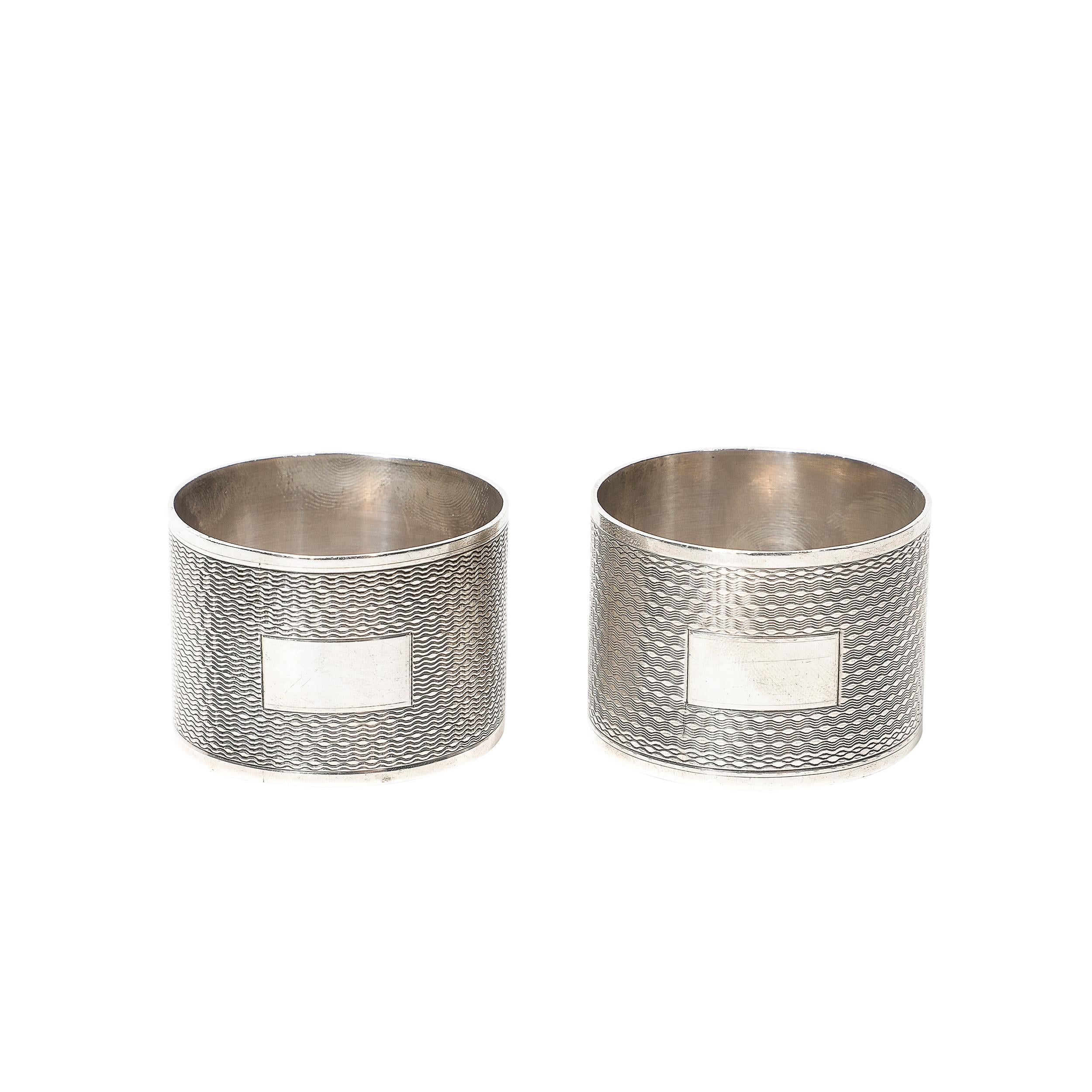 Pareja de servilleteros Art Déco de plata de ley con detalles de torneado de motor Plata esterlina en venta