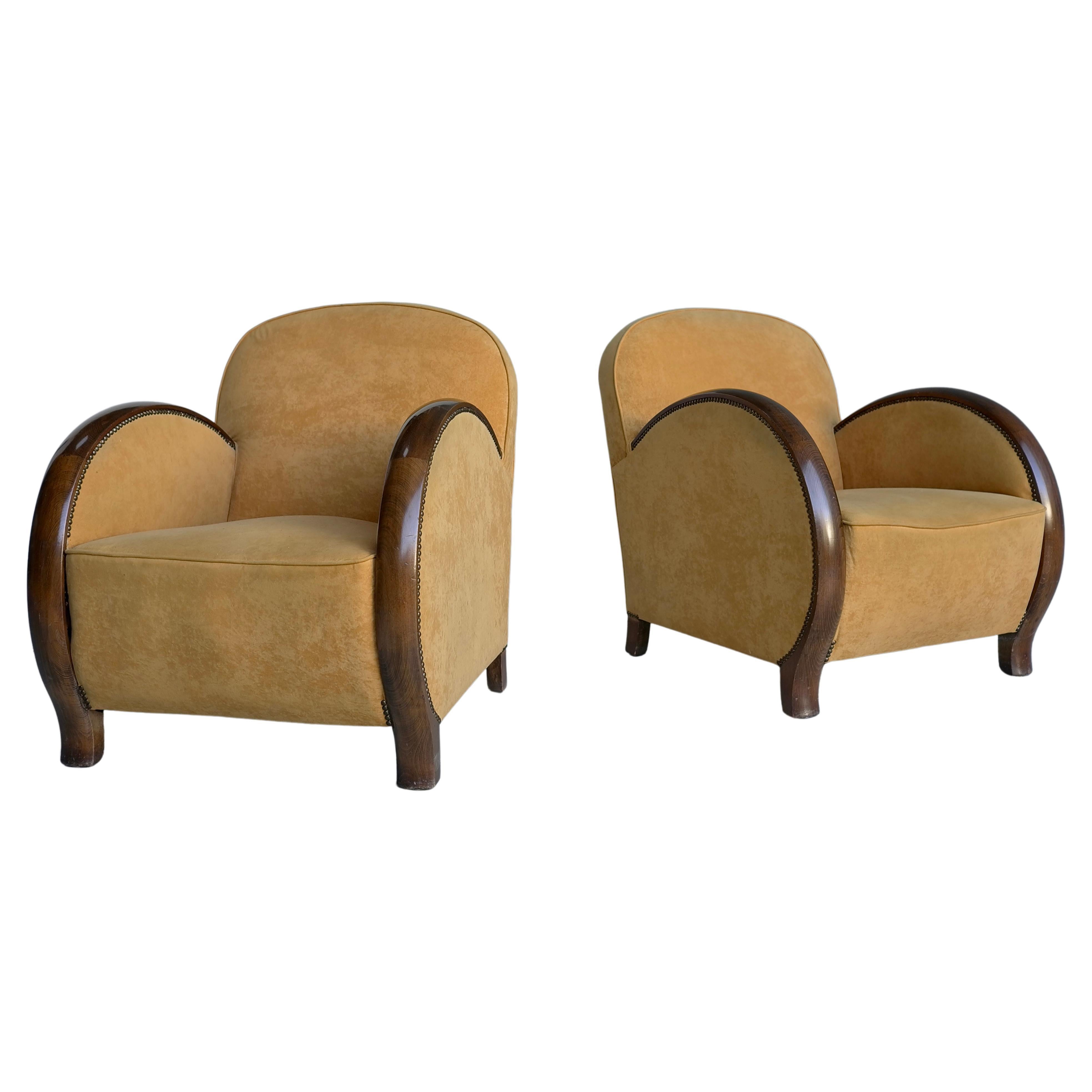 Pair of Art Deco Streamlined Armchairs in yellow Velvet with Wooden arms 1930's For Sale 8