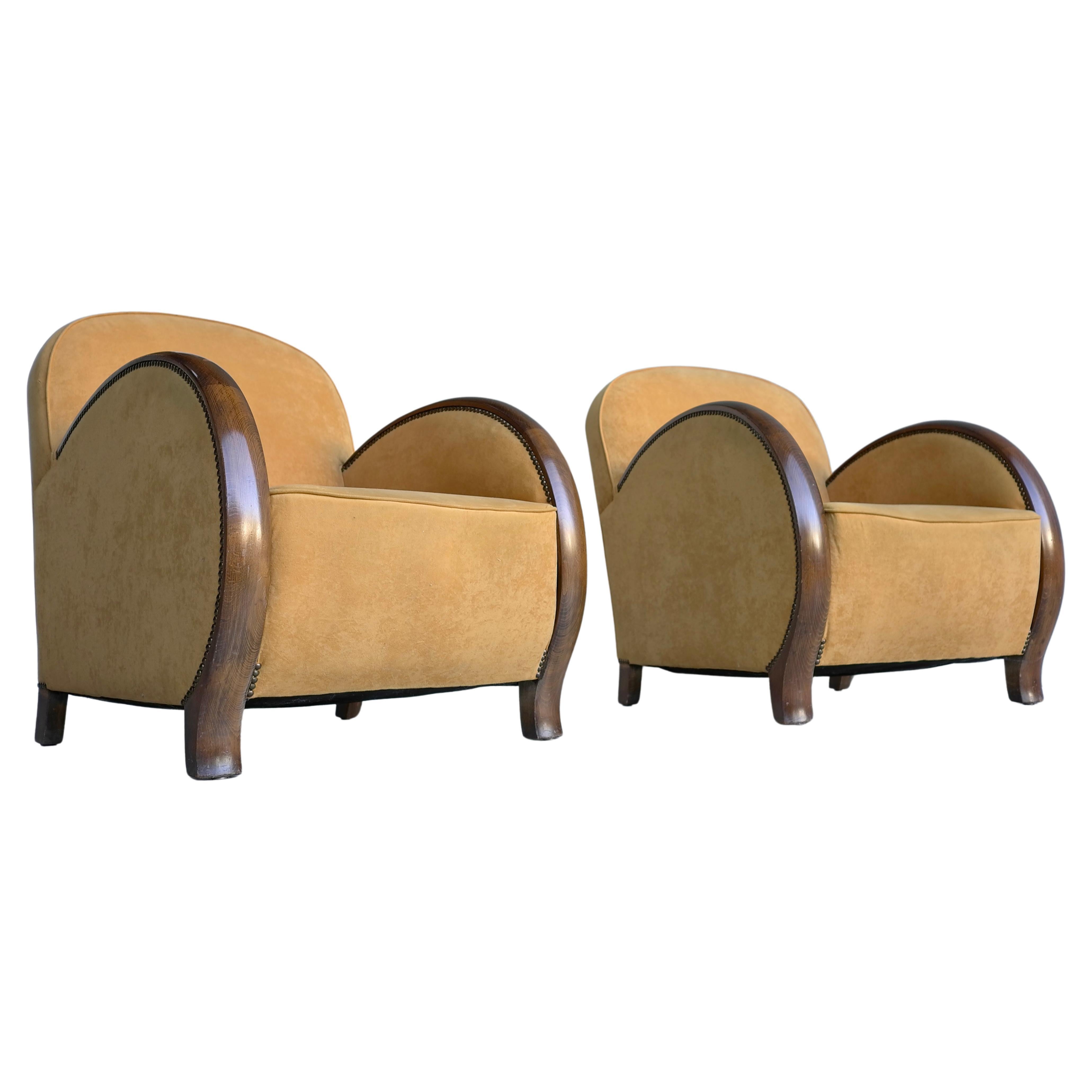 Pair of Art Deco Streamlined Armchairs in yellow Velvet with Wooden arms 1930's For Sale 9