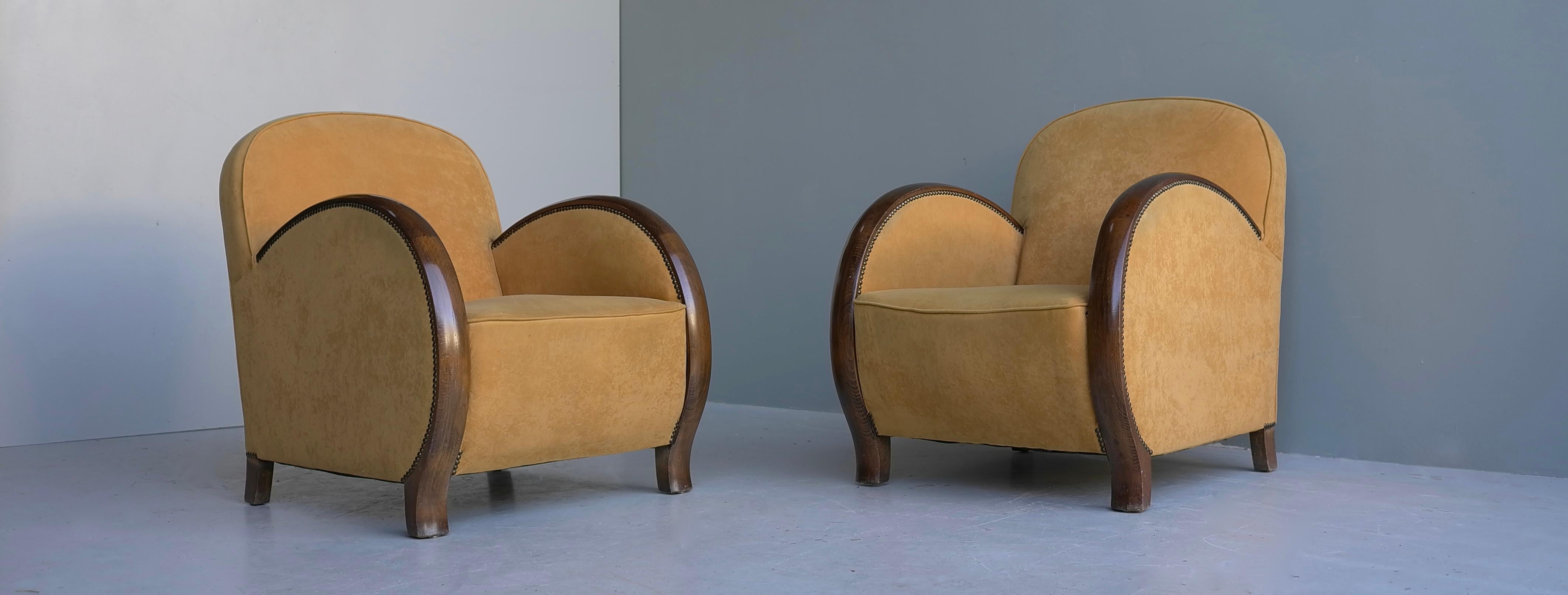 Pair of Art Deco Streamlined Armchairs in yellow Velvet with Wooden arms 1930's For Sale 2