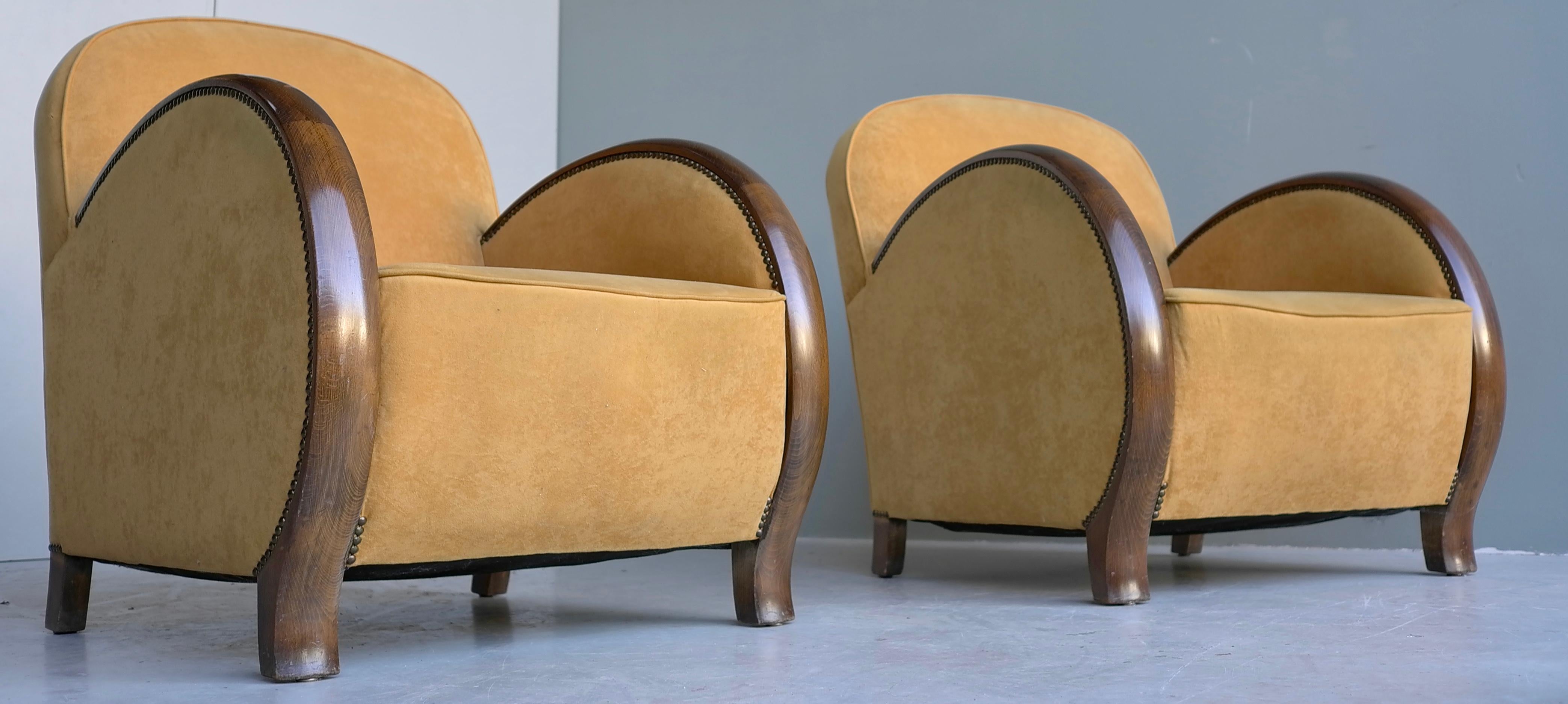 Pair of Art Deco Streamlined Armchairs in yellow Velvet with Wooden arms 1930's For Sale 3