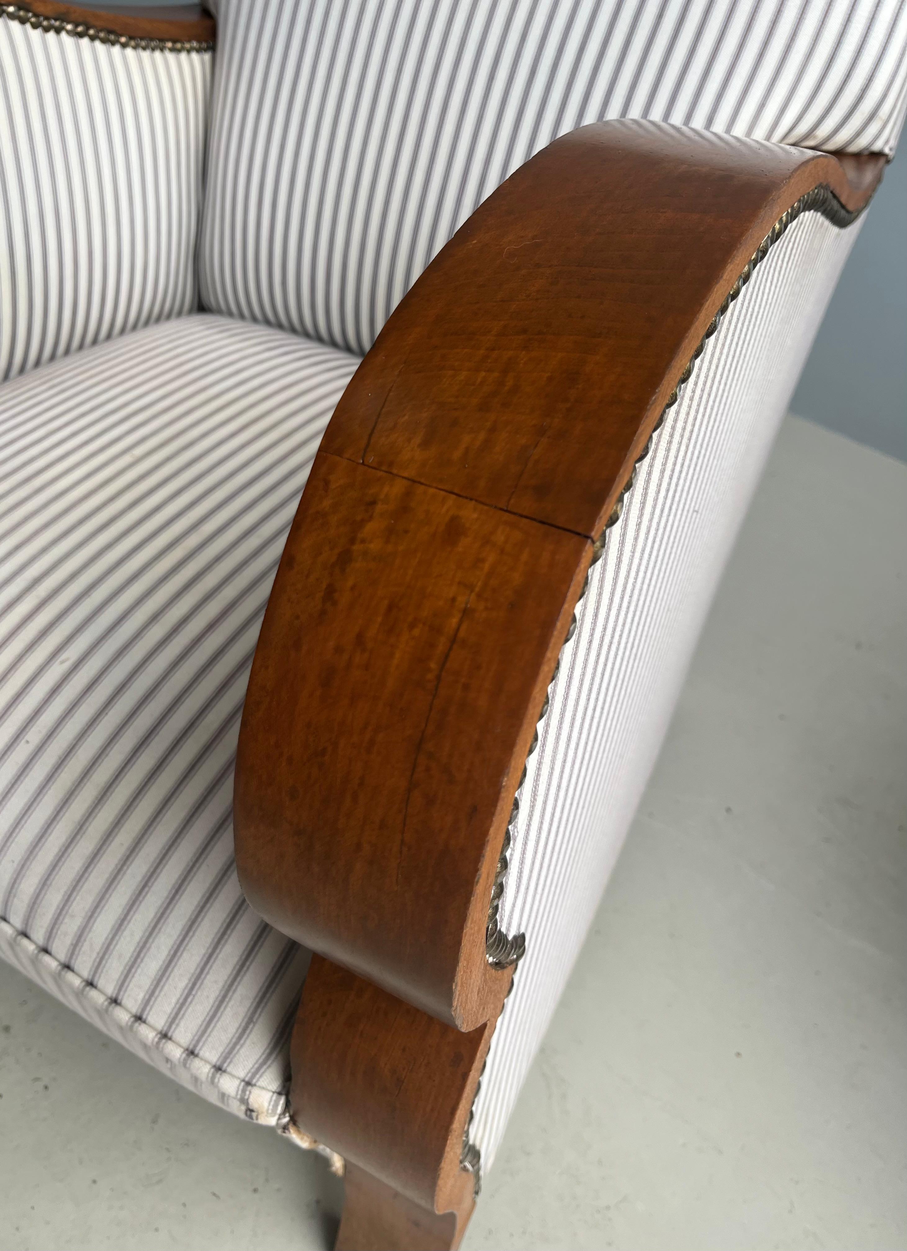 Pair of Art Deco Streamlined Lounge Chairs with Wooden Curved Arms, 1930's For Sale 7