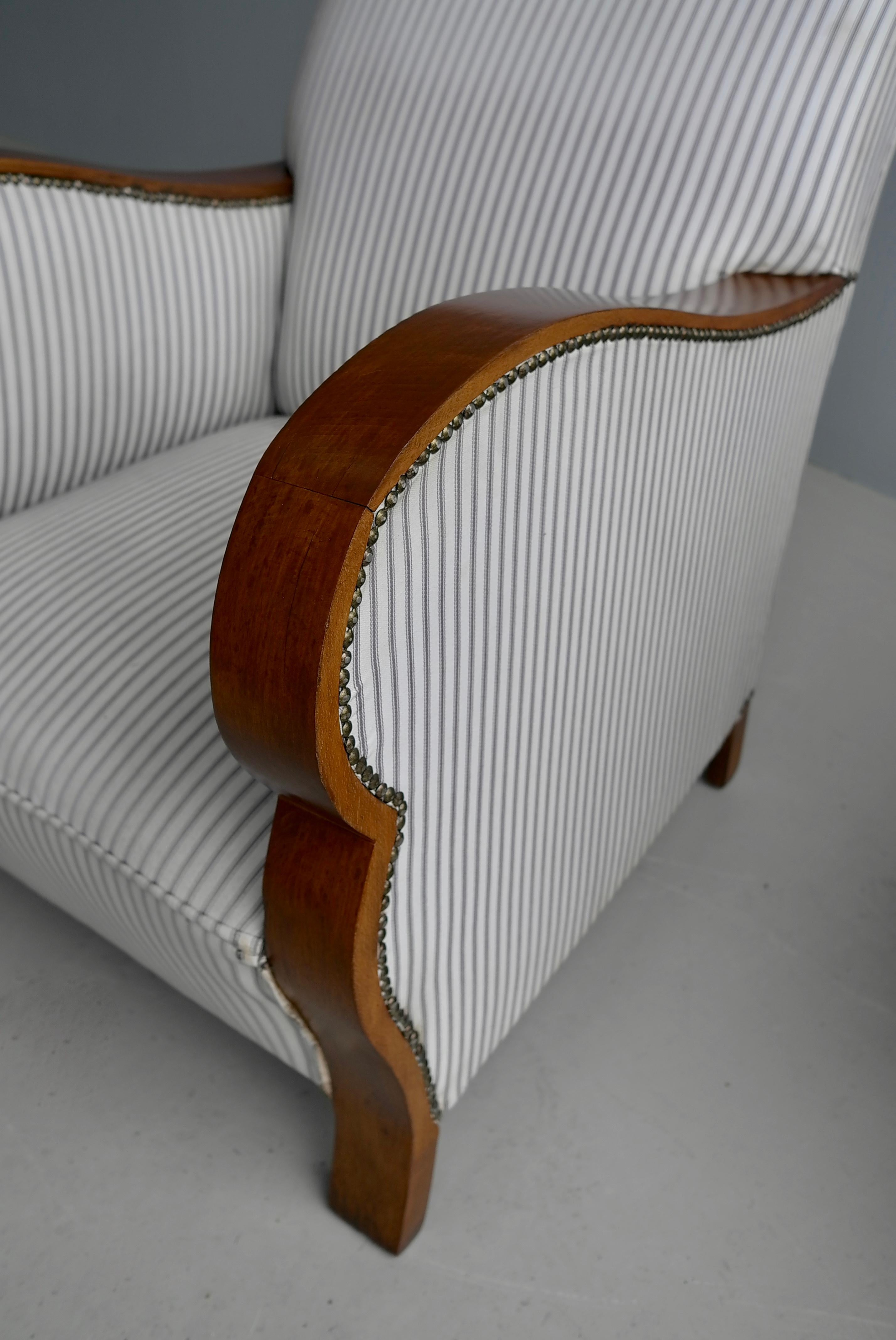 Pair of Art Deco Streamlined Lounge Chairs with Wooden Curved Arms, 1930's For Sale 2