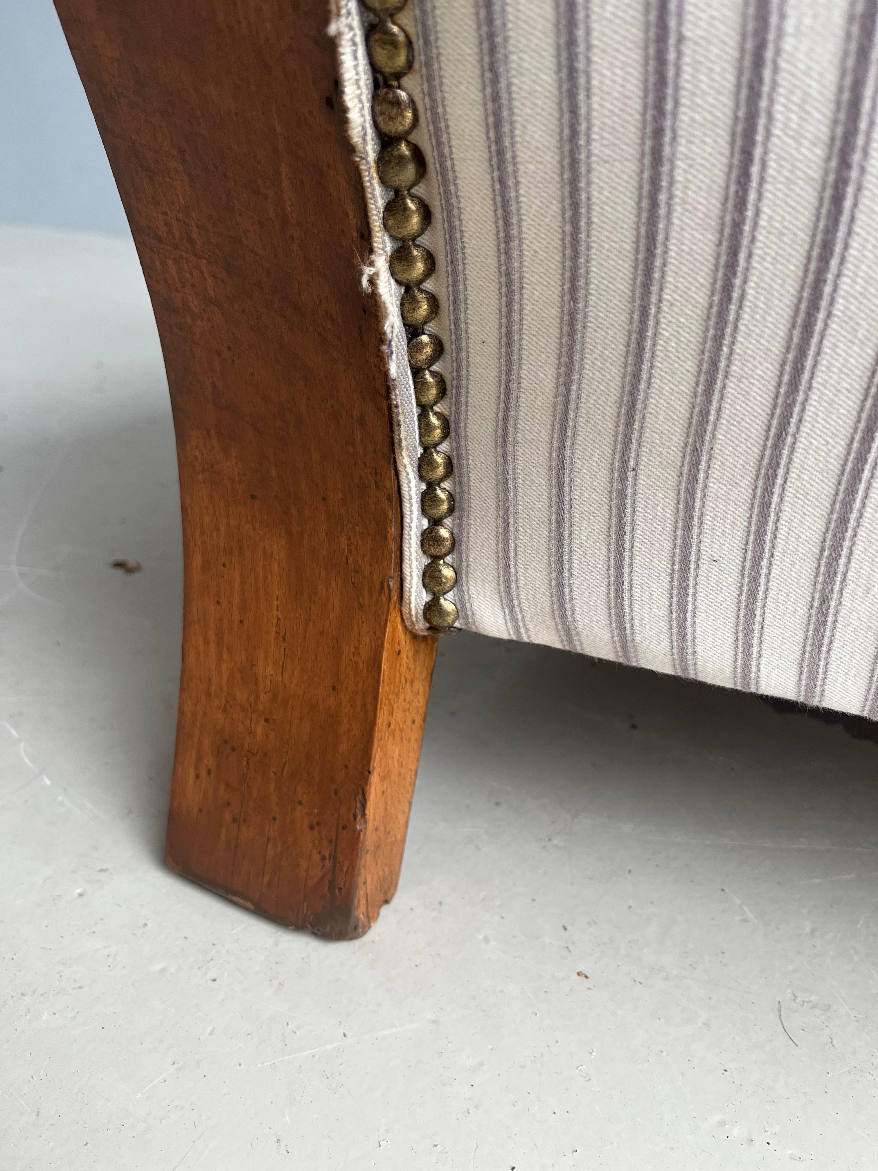 Pair of Art Deco Streamlined Lounge Chairs with Wooden Curved Arms, 1930's For Sale 5