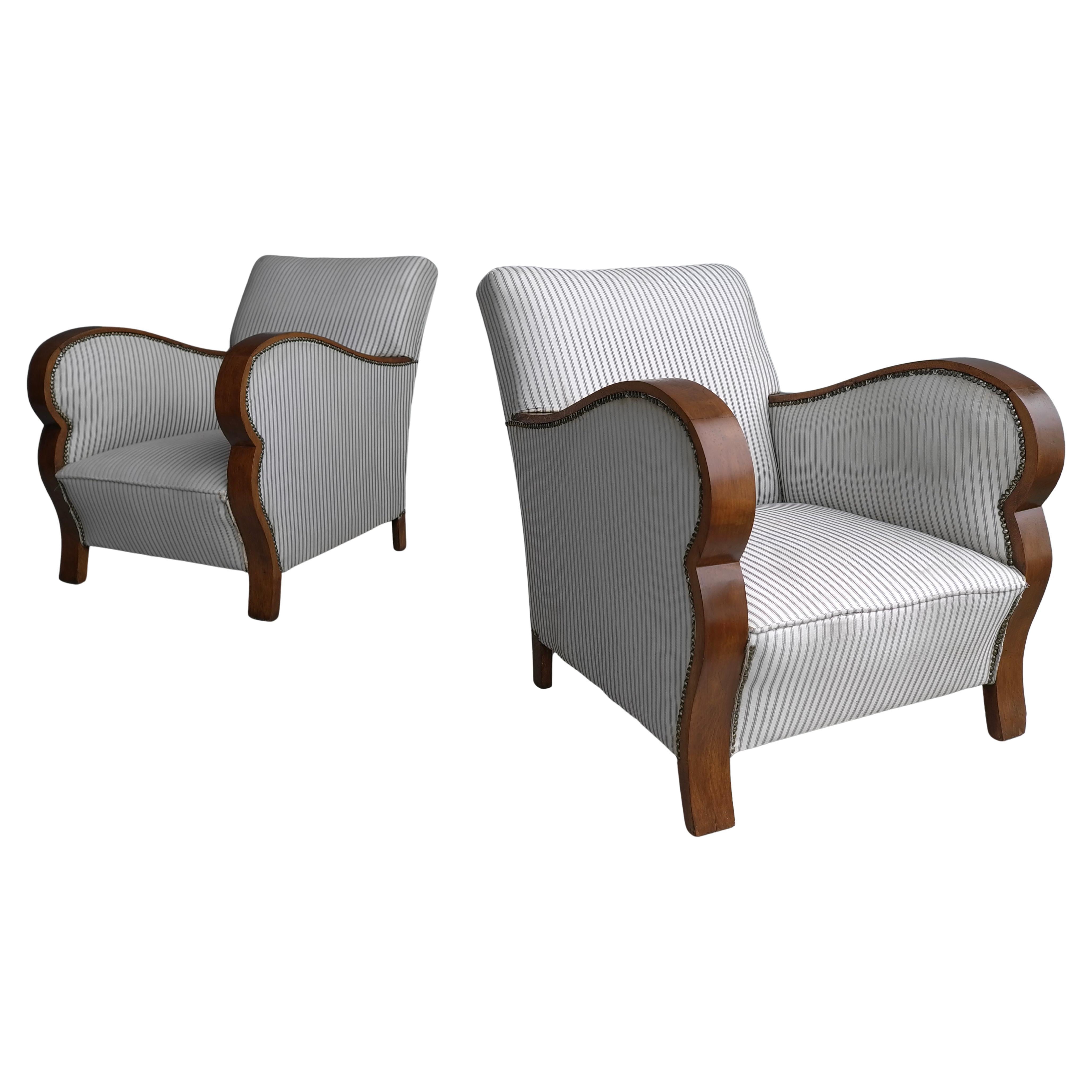Coppia di sedie da salotto in stile Art Déco con braccioli curvi in legno, anni '30