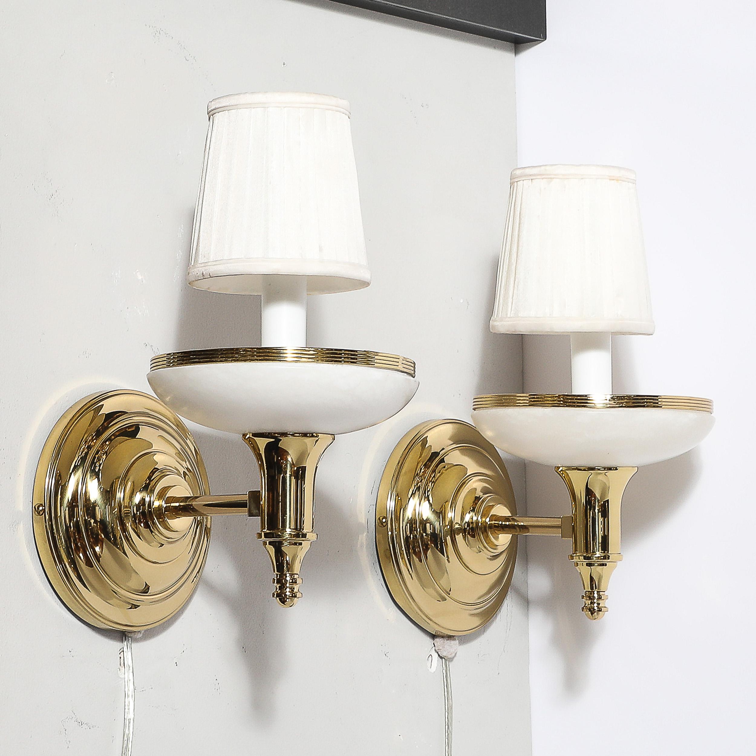 Coppia di lampade in stile Art Déco in alabastro e ottone lucido in vendita 4