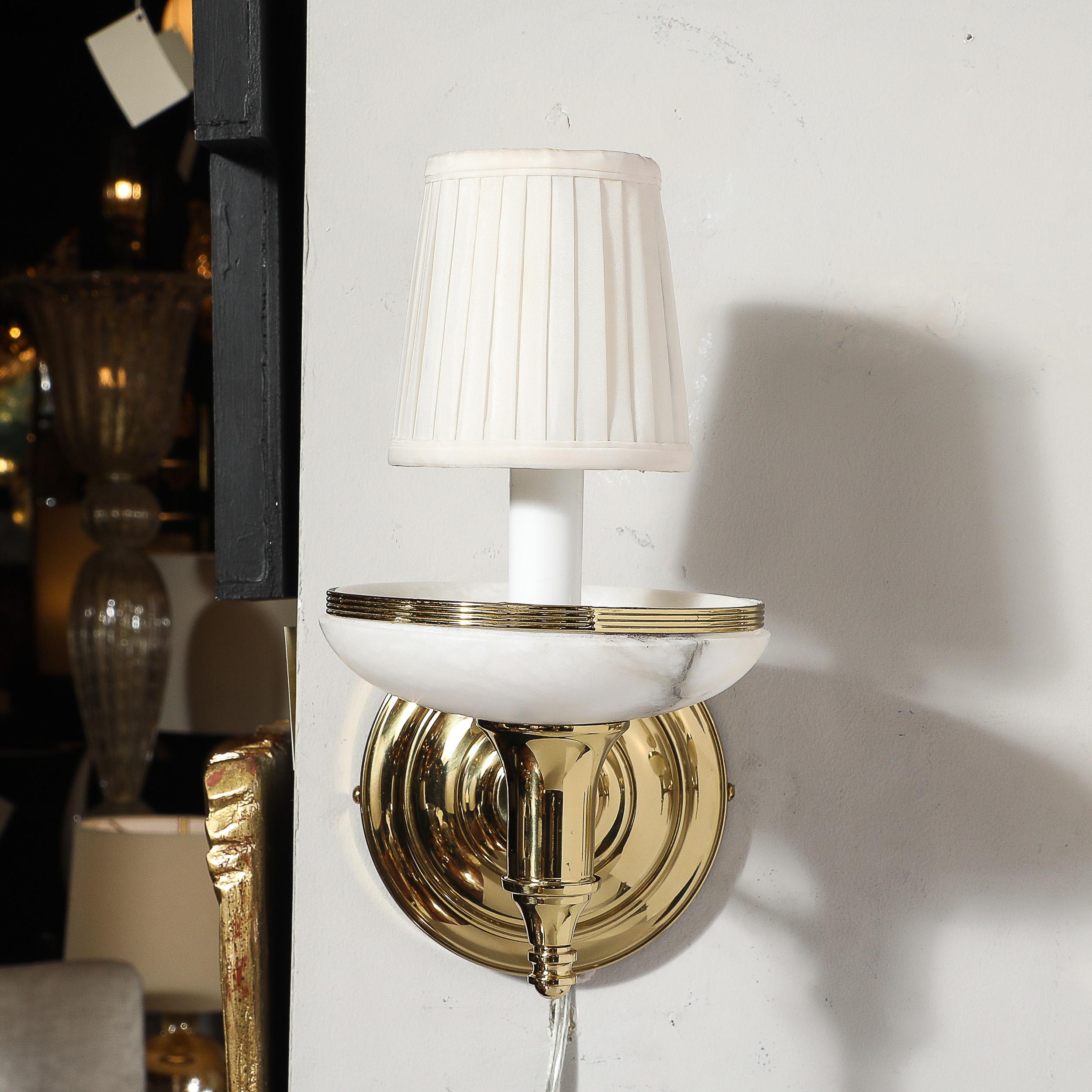 Coppia di lampade in stile Art Déco in alabastro e ottone lucido in vendita 6