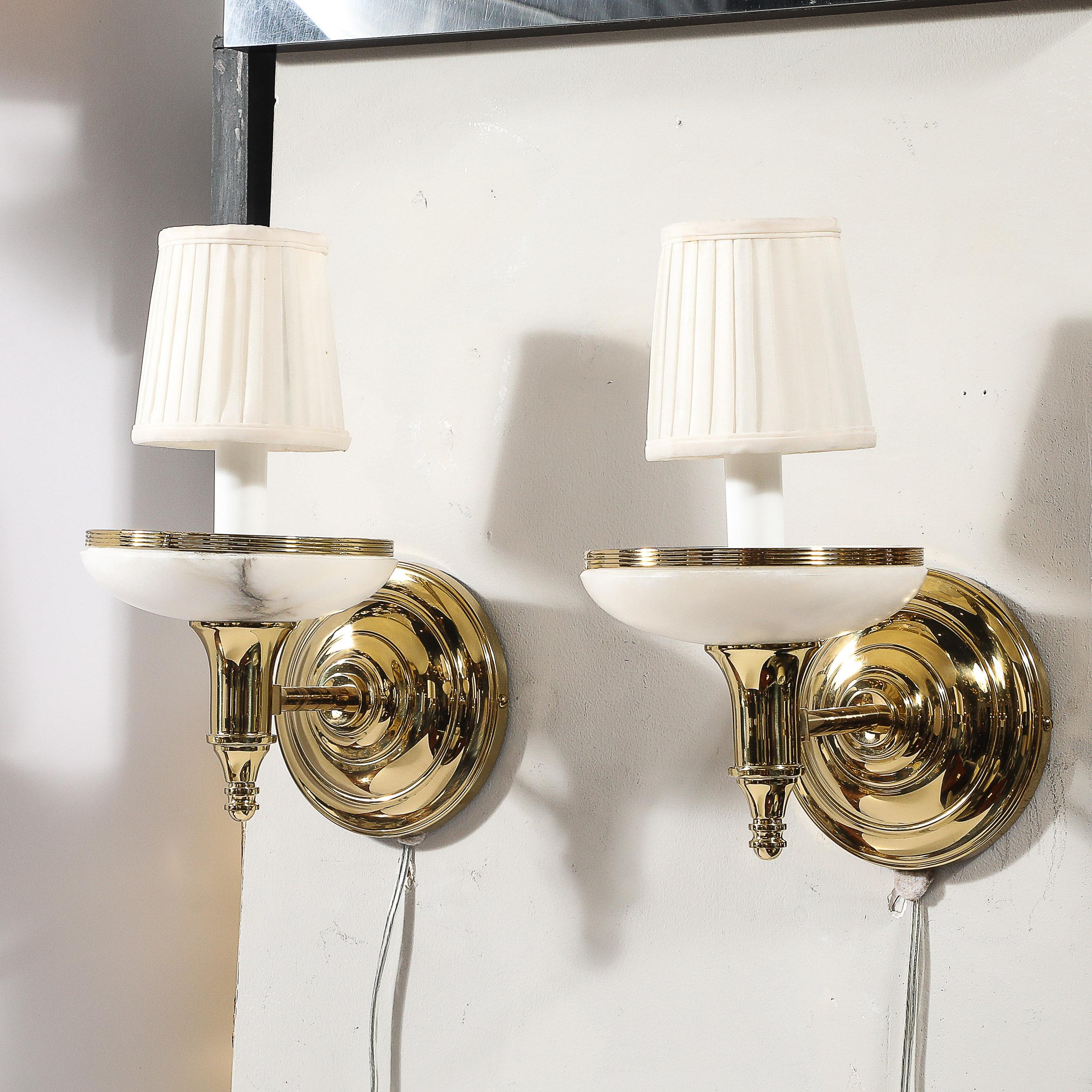 Coppia di lampade in stile Art Déco in alabastro e ottone lucido in vendita 9