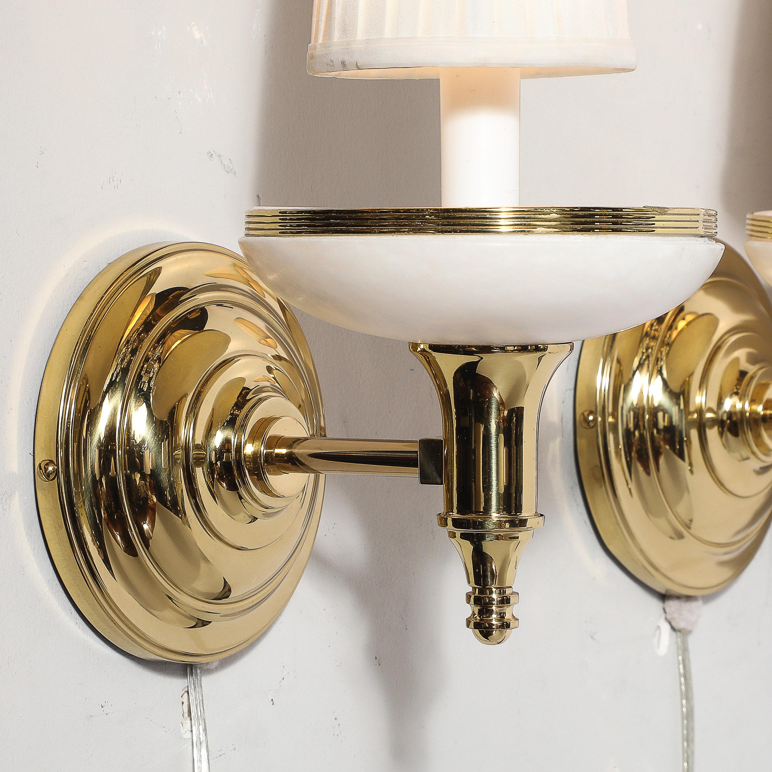 Coppia di lampade in stile Art Déco in alabastro e ottone lucido in vendita 2