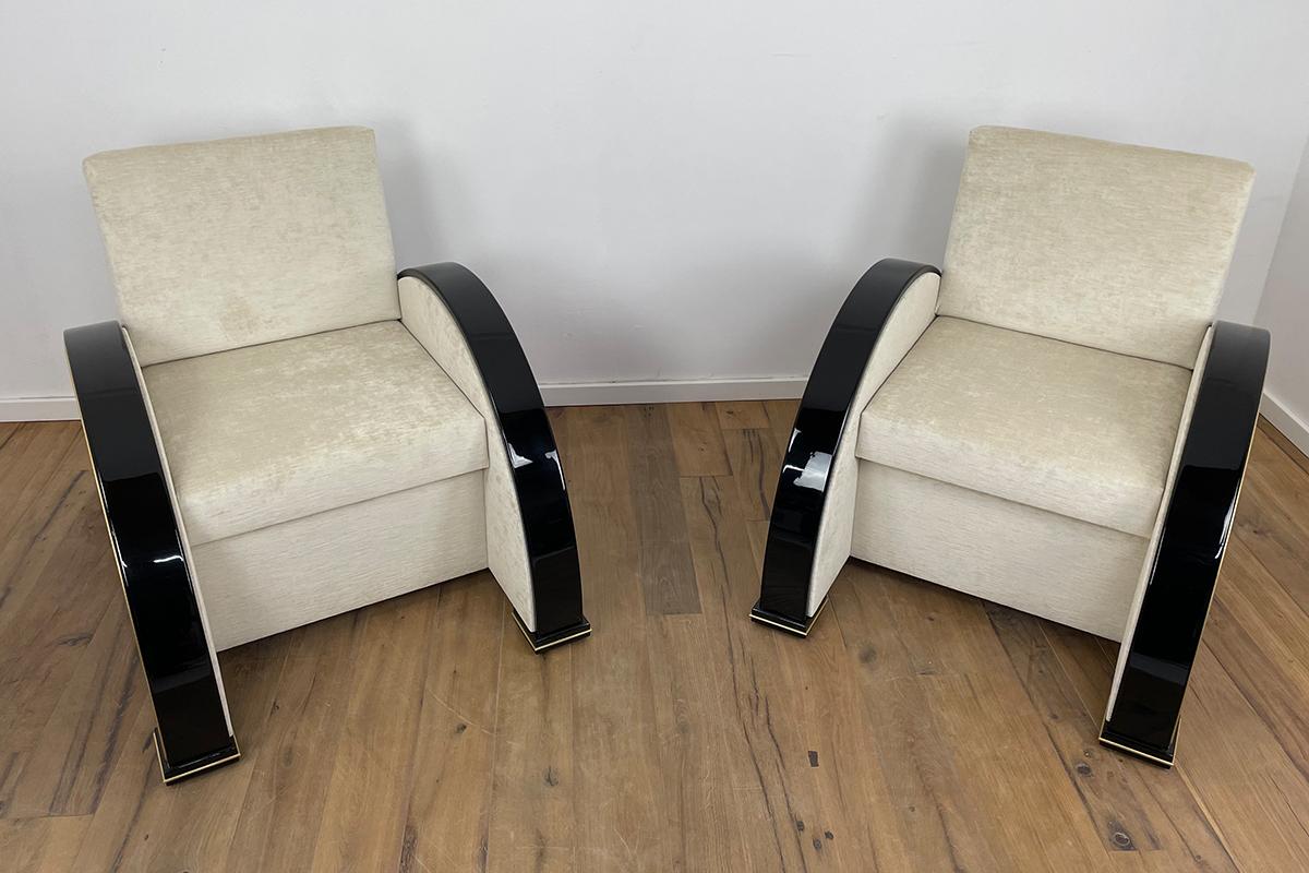 Pair of Art Deco Style Armchairs in Walnut and Piano Black with Brass Details For Sale 5
