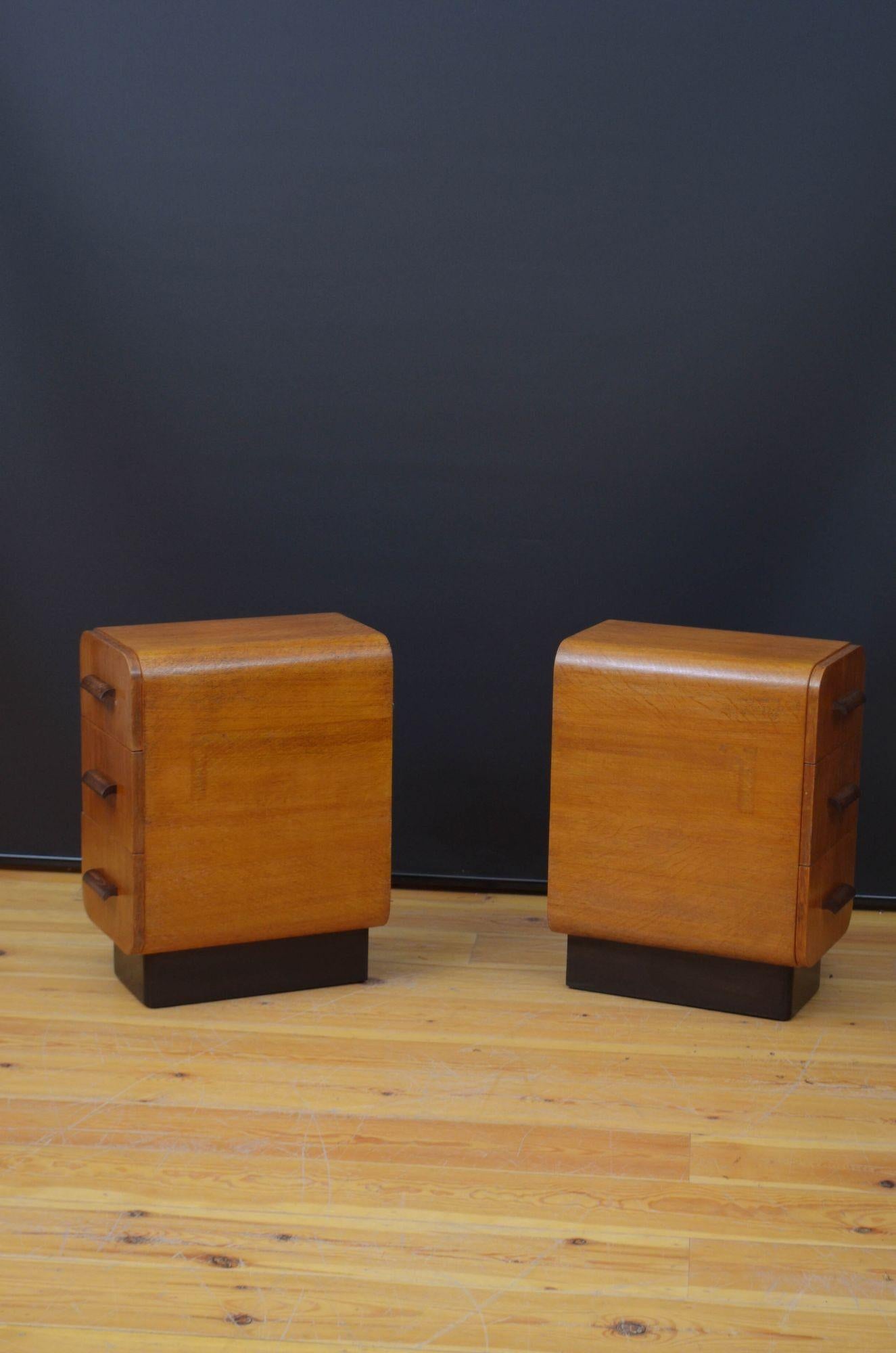 Pair Of Art Deco Style Bedside Drawers in Oak For Sale 2