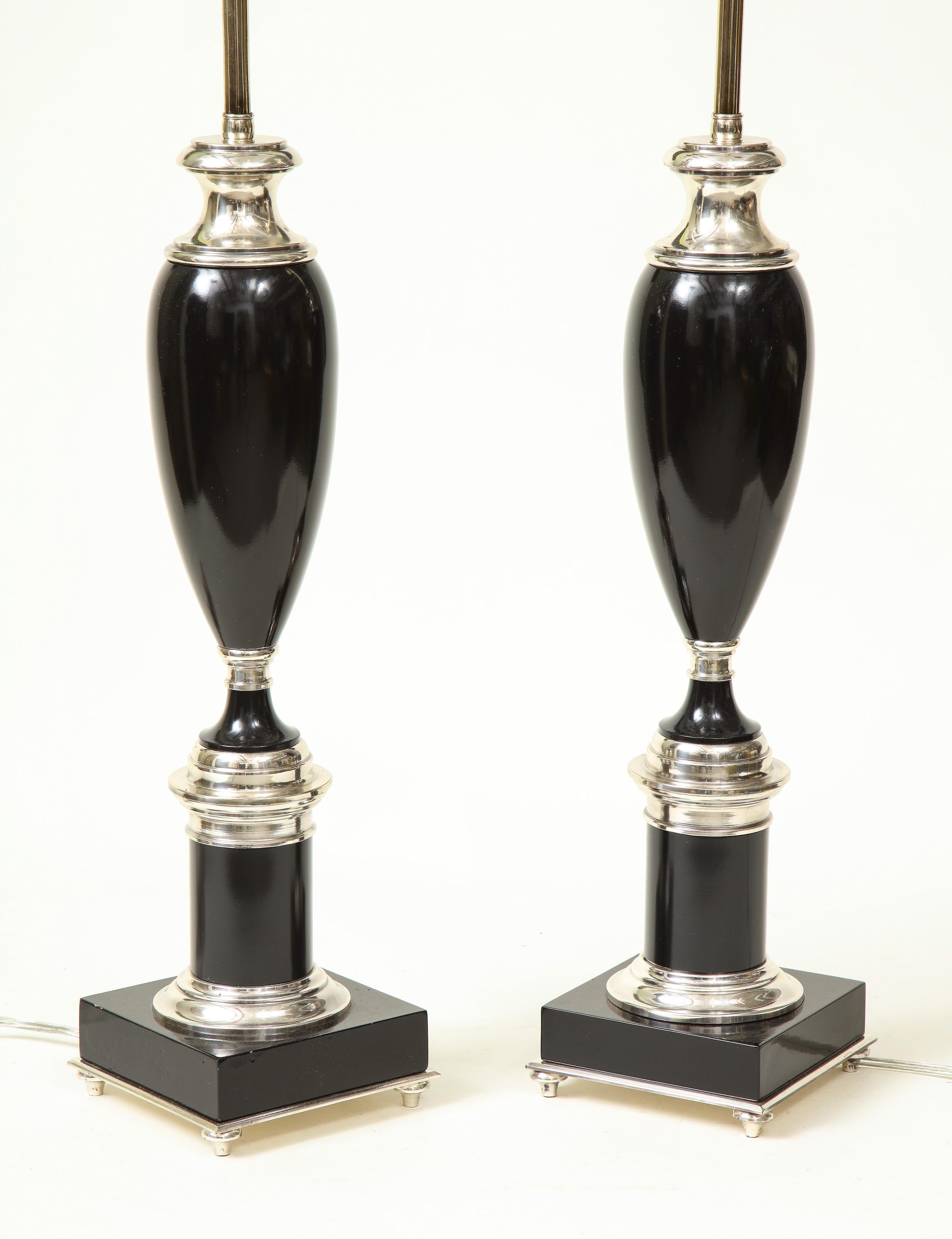 Pair of Art Deco Style Black and Chrome Urn Table Lamps In Good Condition In New York, NY