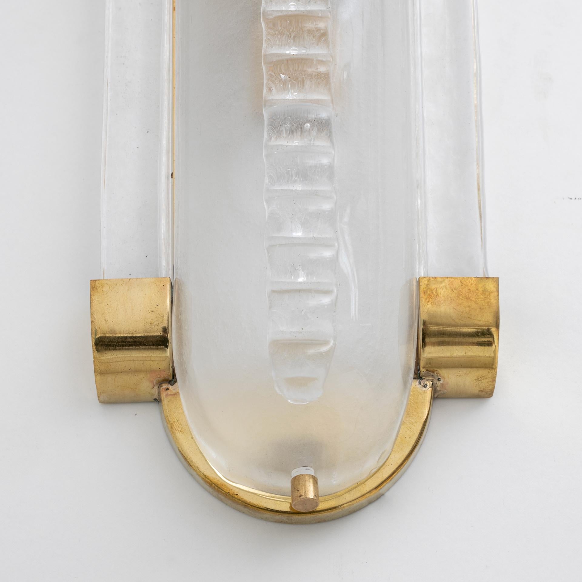 Late 20th Century Pair of Art Dèco Style Brass and Frosted Murano Glass Sconces For Sale
