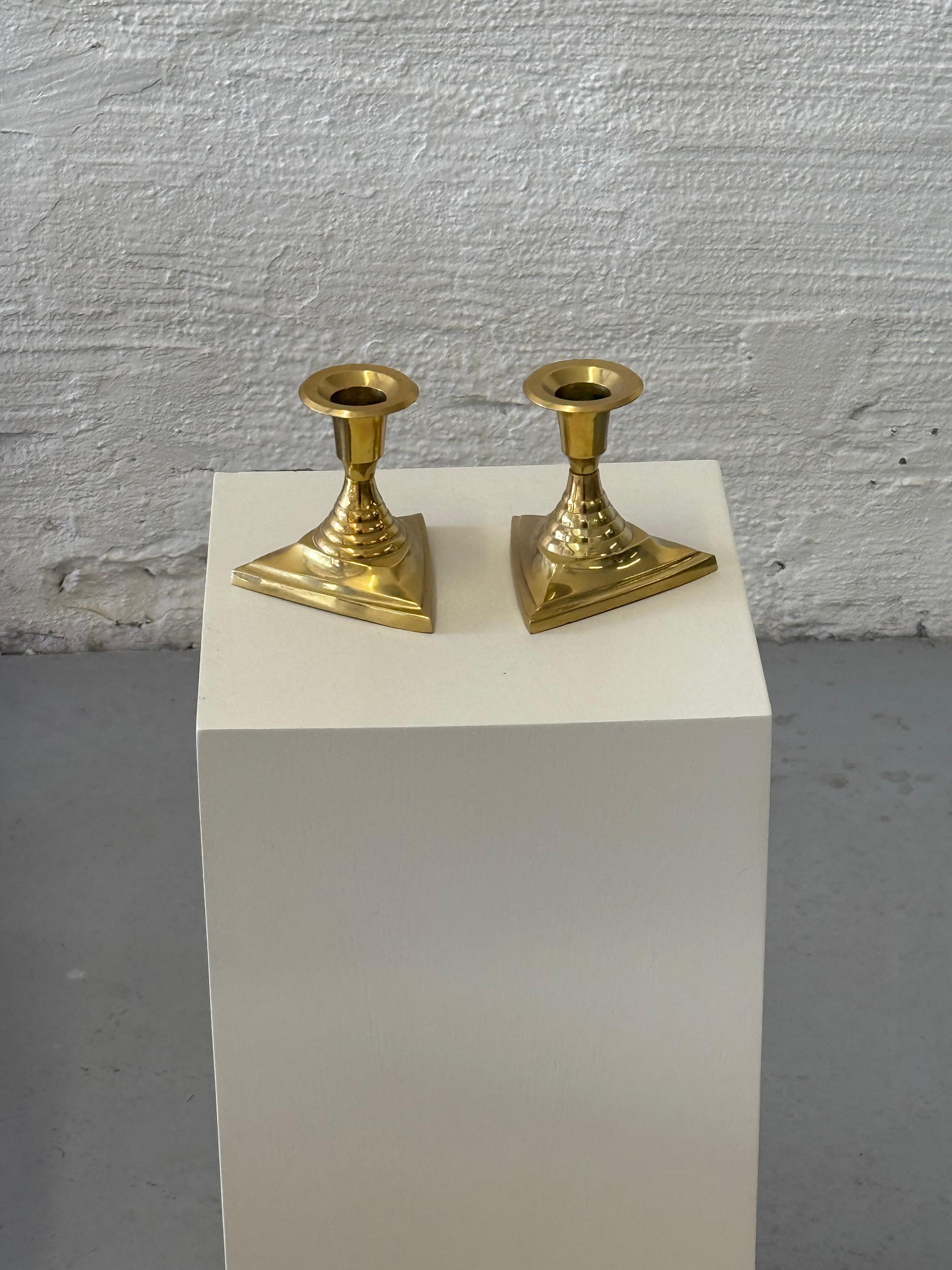 Norvegese Coppia di portacandele in ottone in stile Art Déco, anni '70 in vendita