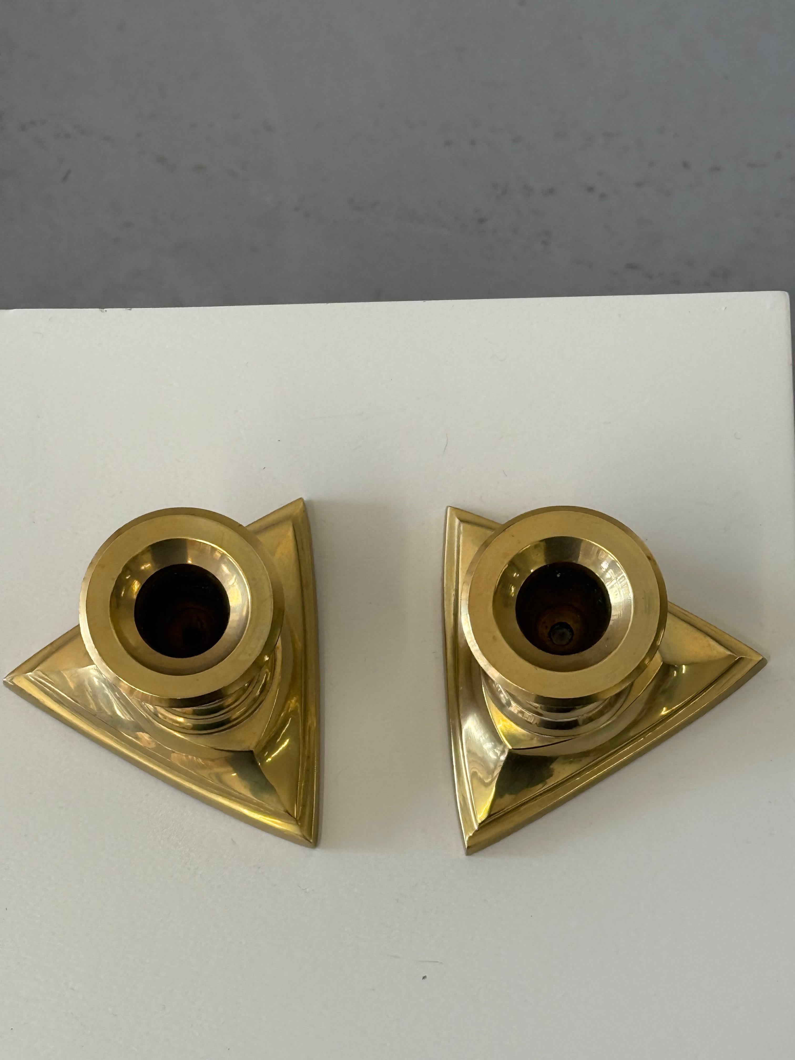 Coppia di portacandele in ottone in stile Art Déco, anni '70 In condizioni buone in vendita a Bergen, NO
