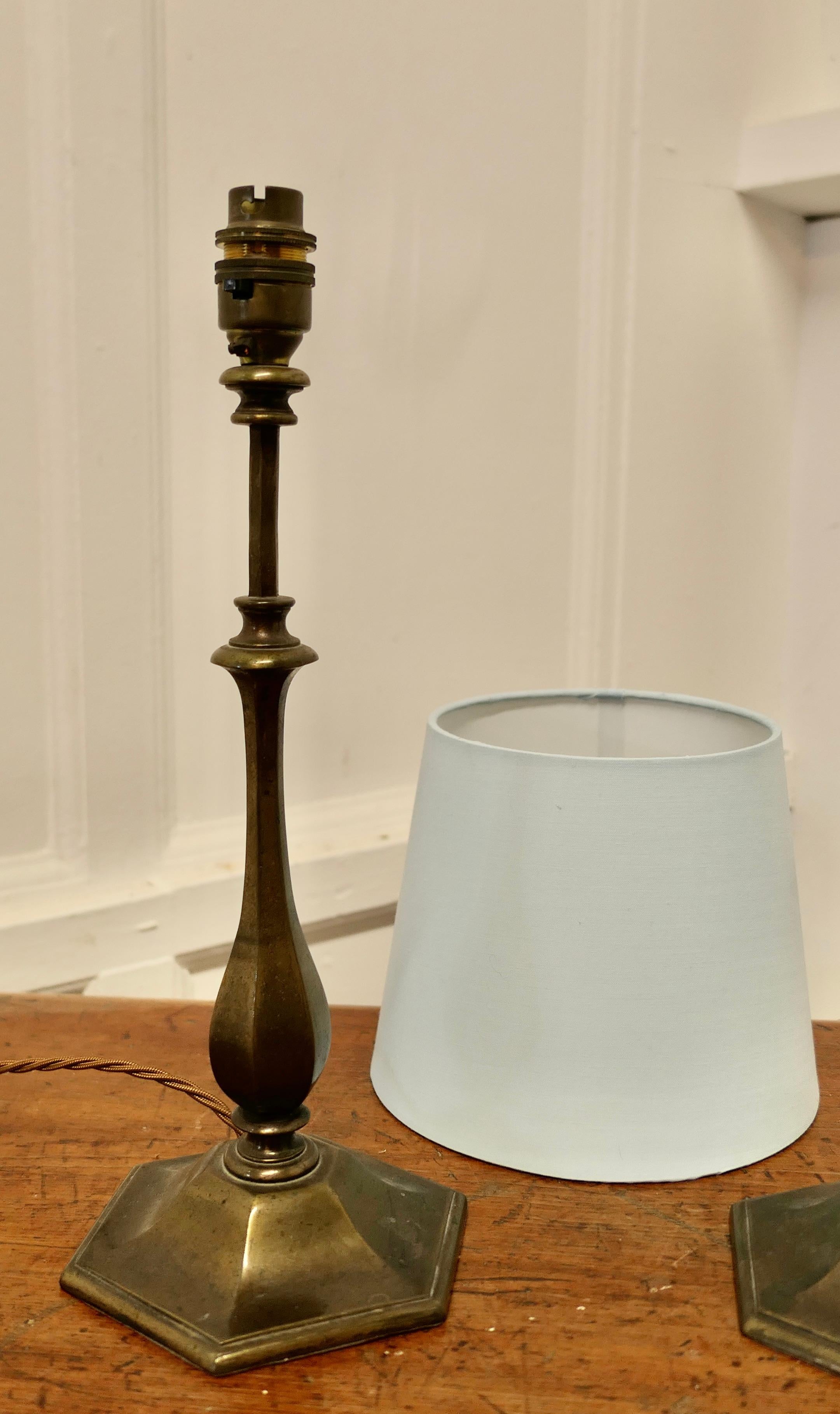 Paire de  Lampes de table en laiton de style Art Déco    en vente 2