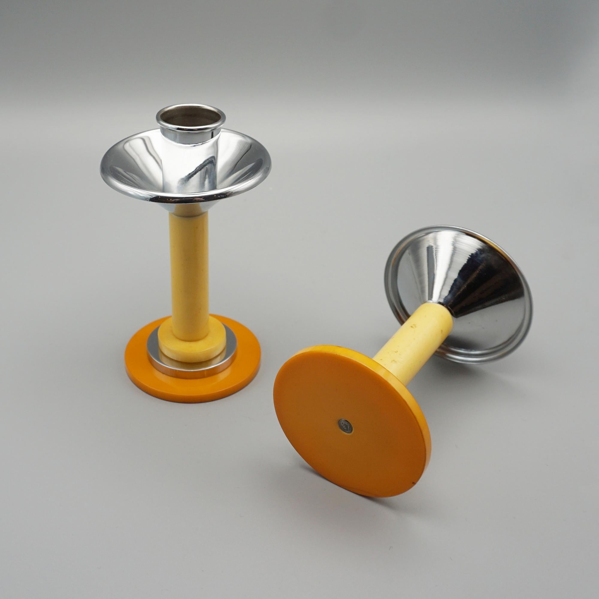 Pair of Art Deco Style Candlesticks Chromed Metal and Bakelite Art Decó en venta