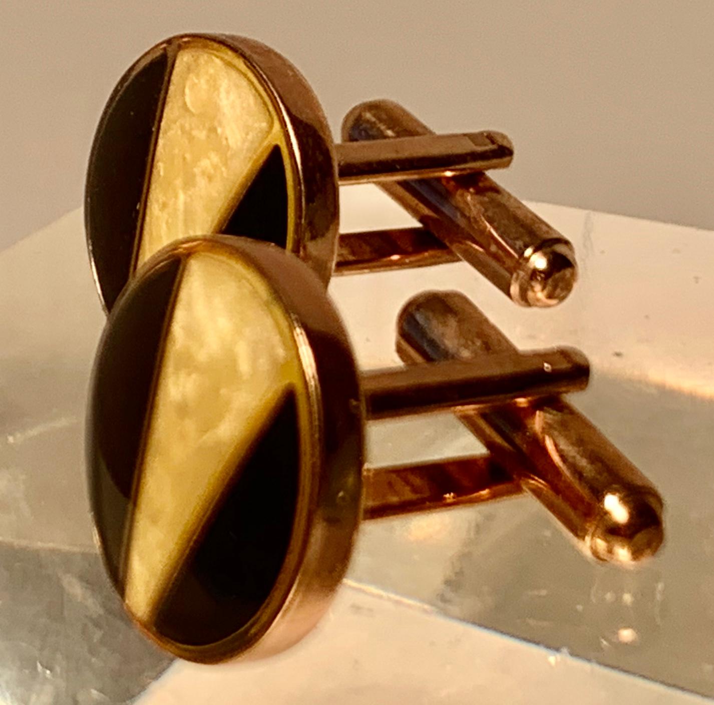 Art Deco Style Vintage Cufflinks in a Yellow Gold Filled Setting In Good Condition In West Palm Beach, FL