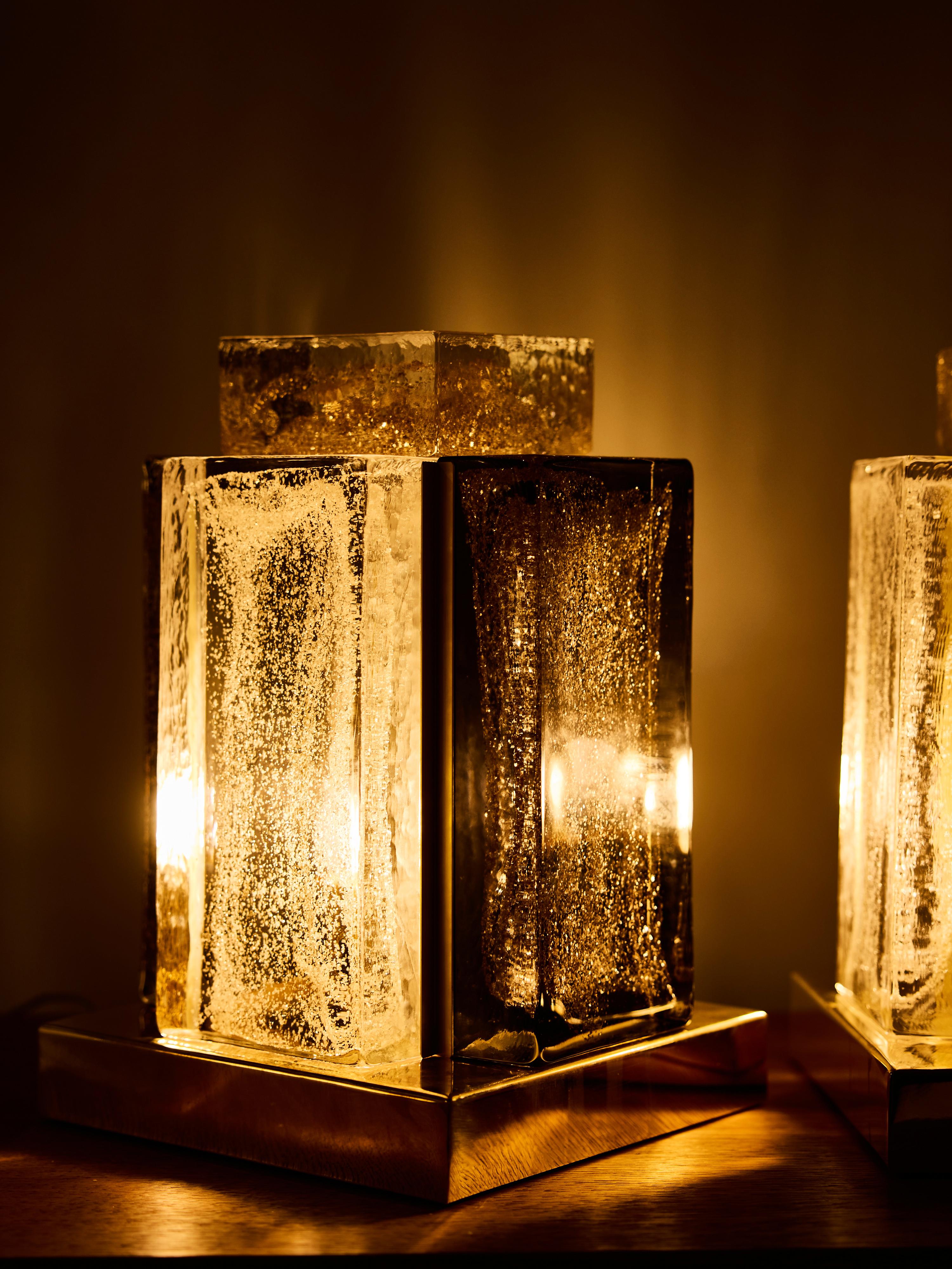 Pareja de Lámparas de Mesa de Vidrio y Latón de Estilo Art Decó en venta 3