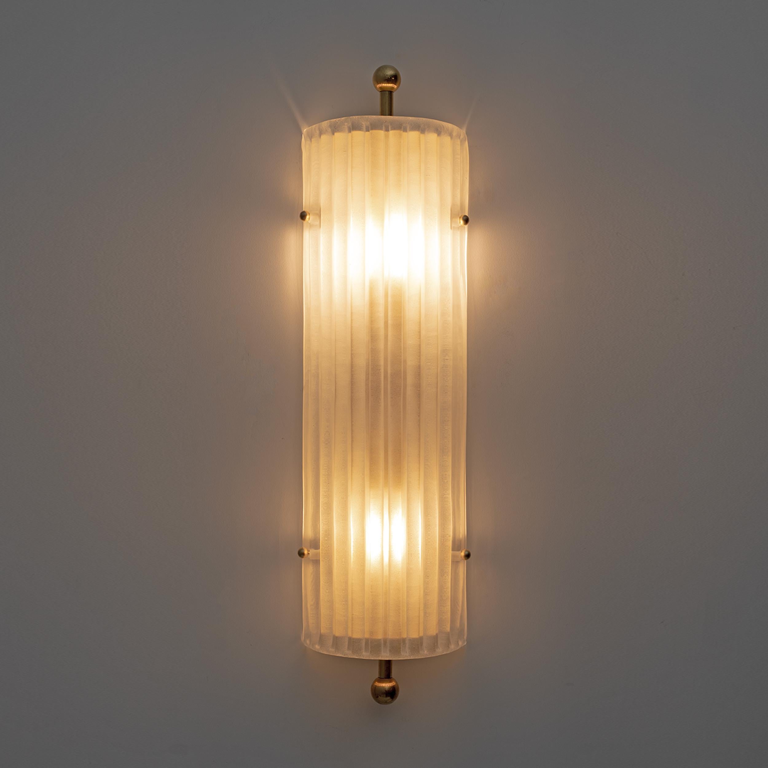 Coppia di lampade in stile Art Dèco in vetro di Murano e ottone In condizioni ottime in vendita a Puglia, Puglia