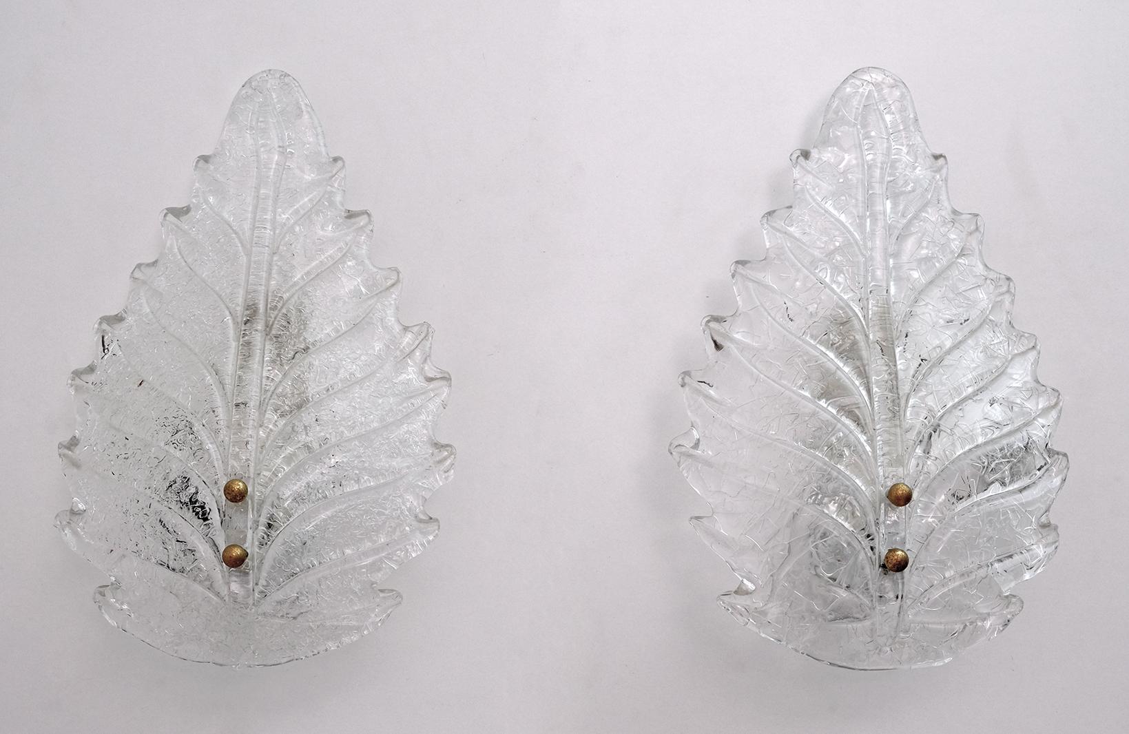 Pair of Art Deco Style Italian Murano Glass Leaf and Wall Sconces, 1950s In Good Condition In Puglia, Puglia