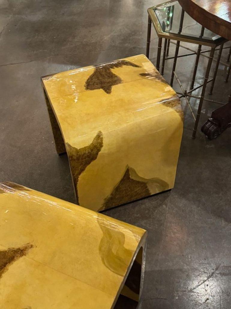 XXIe siècle et contemporain Pair of Art Deco Style Italian Parchment Side Tables en vente