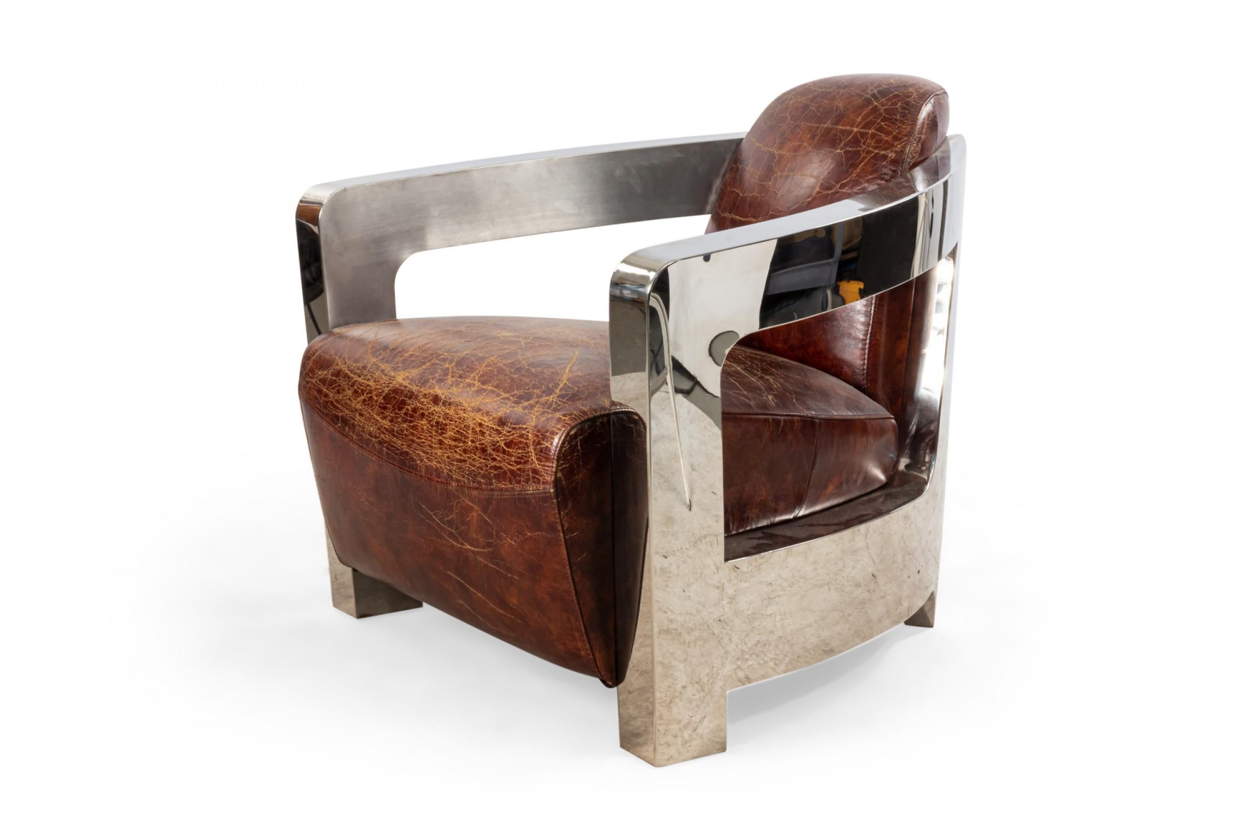 Inconnu Paire de chaises longues de style Art déco en cuir et chrome en vente