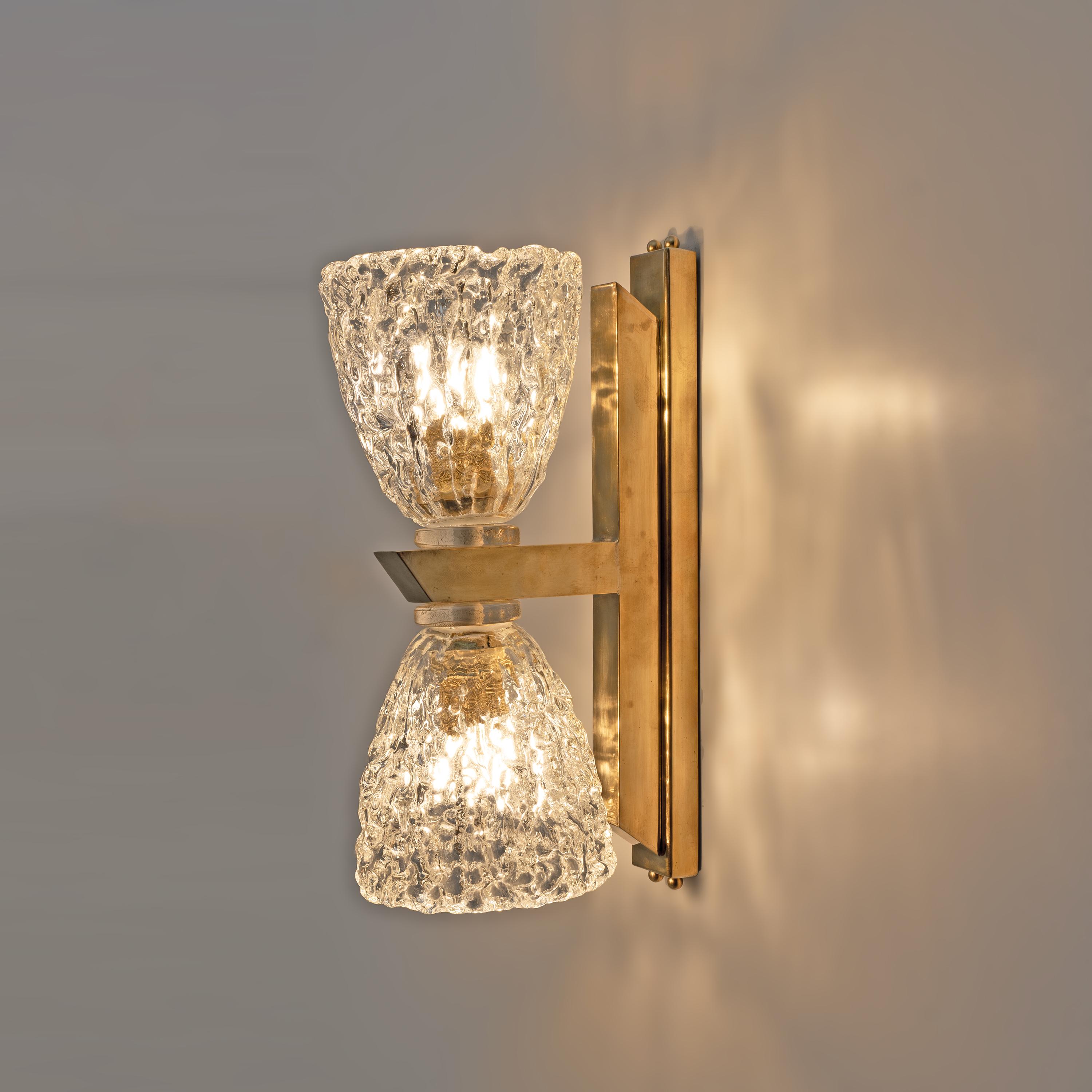 Ottone Coppia di lampade in vetro di Murano e ottone in stile Art Déco in vendita