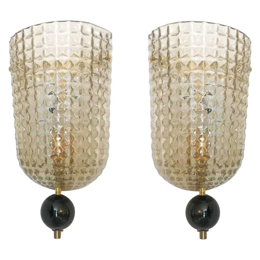 Paar Art Deco Stil Murano Glas Demilune Wall Lights, auf Lager