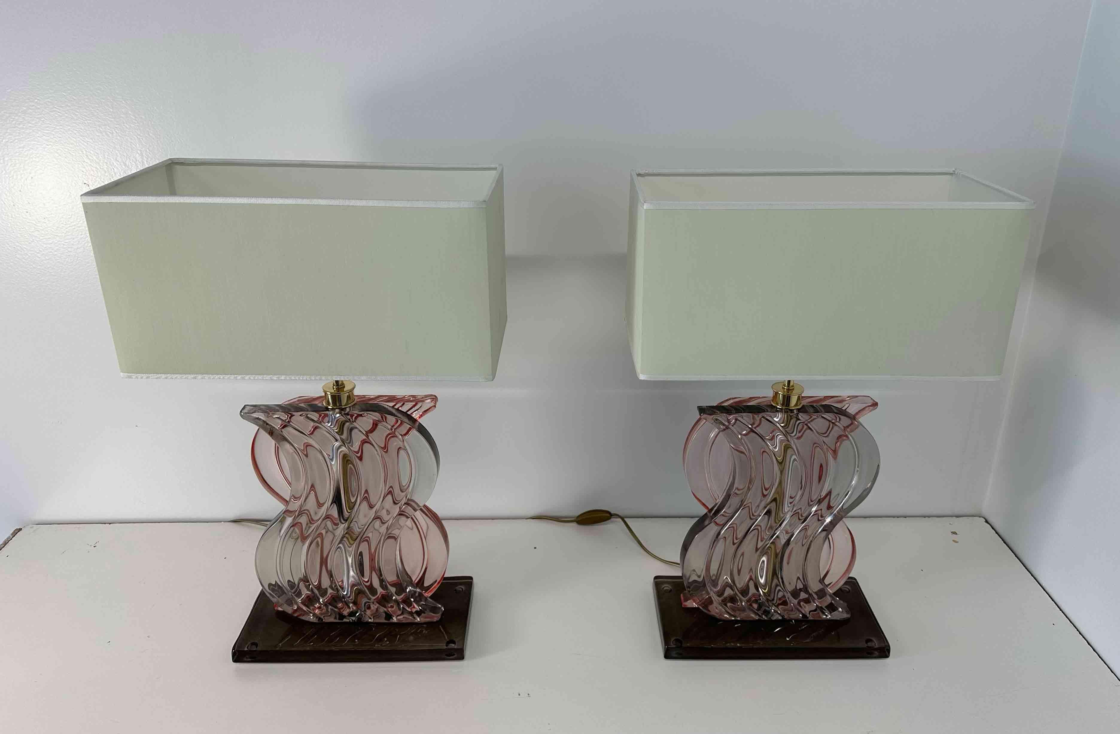 Pareja de lámparas de sobremesa de cristal de Murano rosa de estilo Art Déco Art Decó en venta