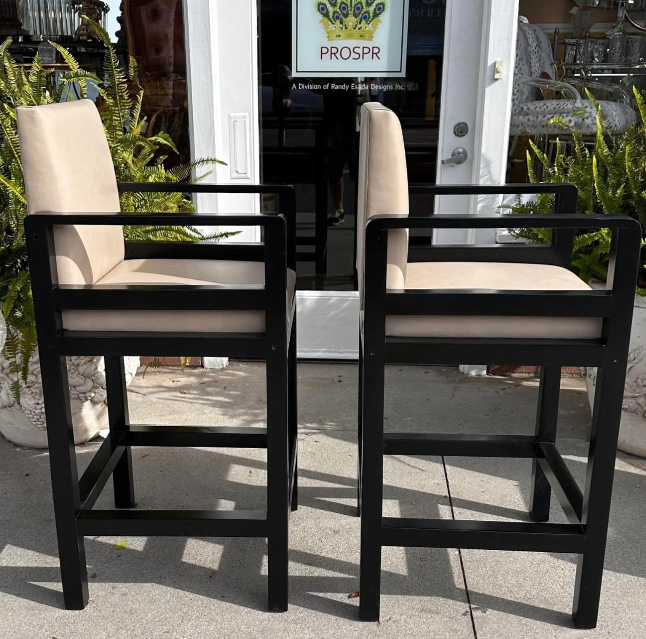 Contemporary Pair of Art Deco Style Rose Tarlow Melrose House Leather Barstools For Sale