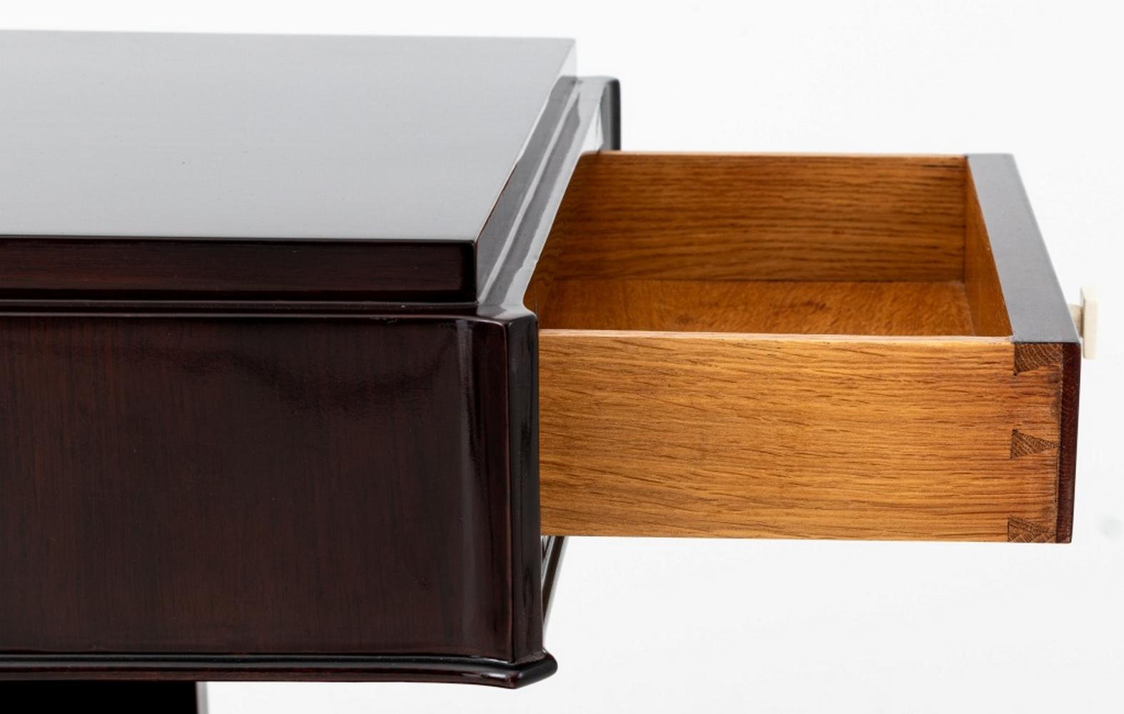Pair of Art Deco Style Rosewood Night Stands In Good Condition For Sale In Astoria, NY