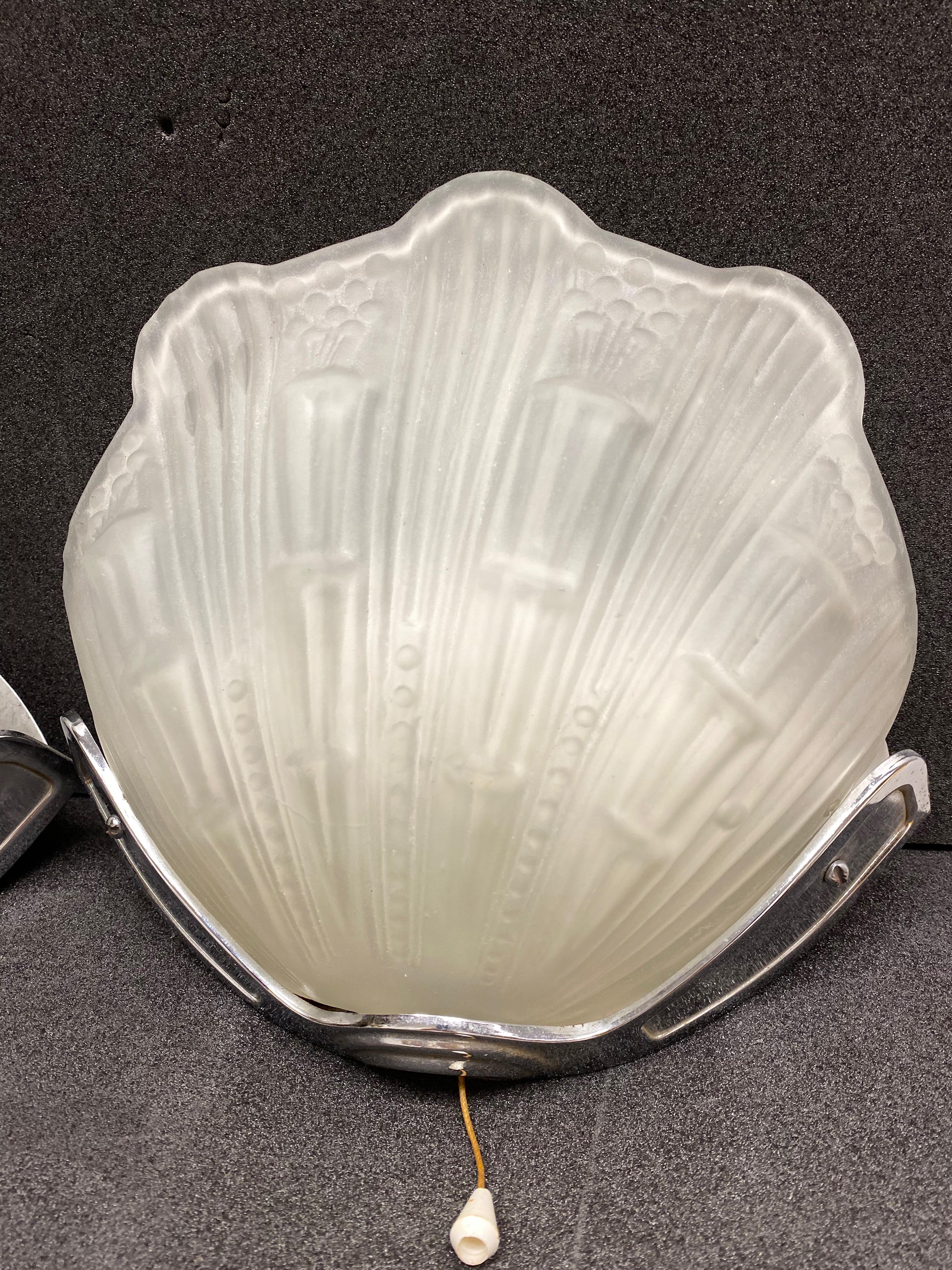 Mid-Century Modern Pair of Art Deco Style Sconces with Stylised Shell Design For Sale
