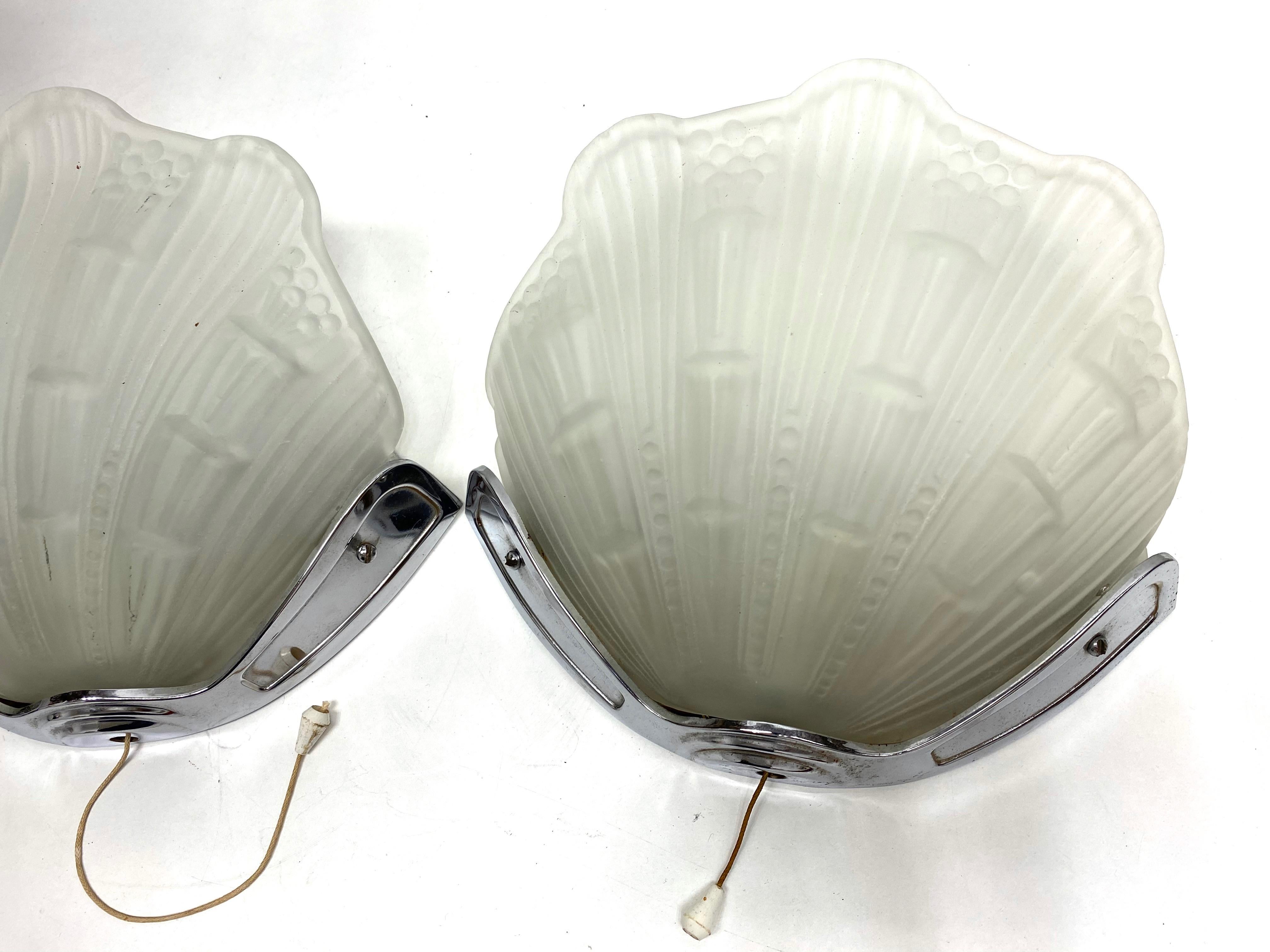 Pair of Art Deco Style Sconces with Stylised Shell Design In Good Condition For Sale In Nuernberg, DE