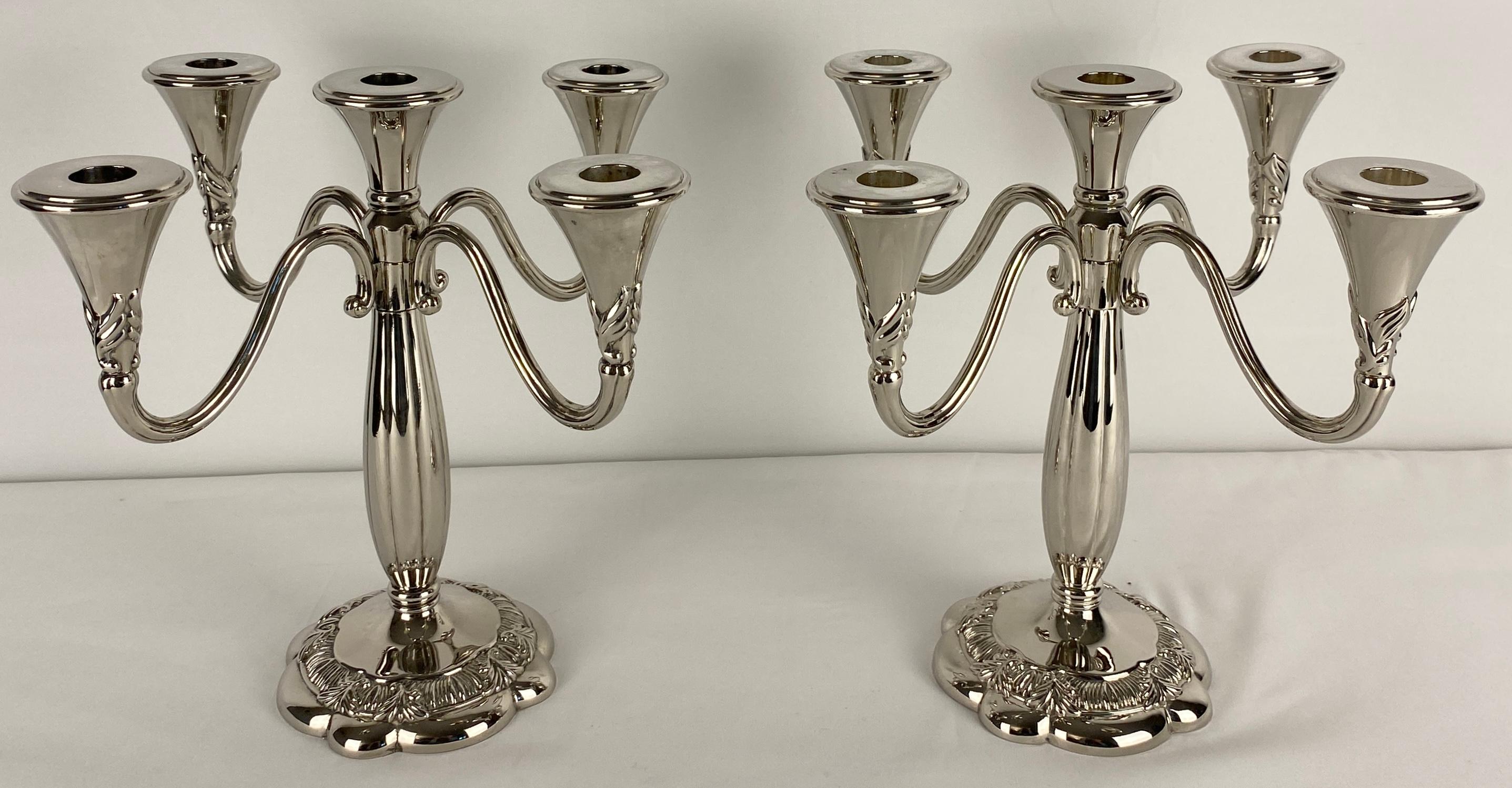 20ième siècle Paire de candélabres en métal argenté de style Art Déco par Royal Gallery en vente
