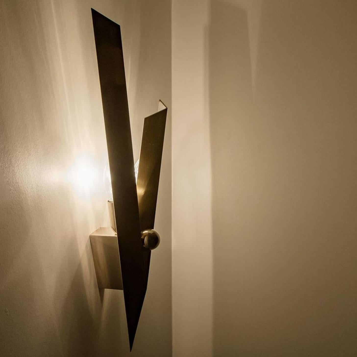 Pareja de apliques de pared de latón macizo y cromo estilo Art Déco, años 80 en venta 1