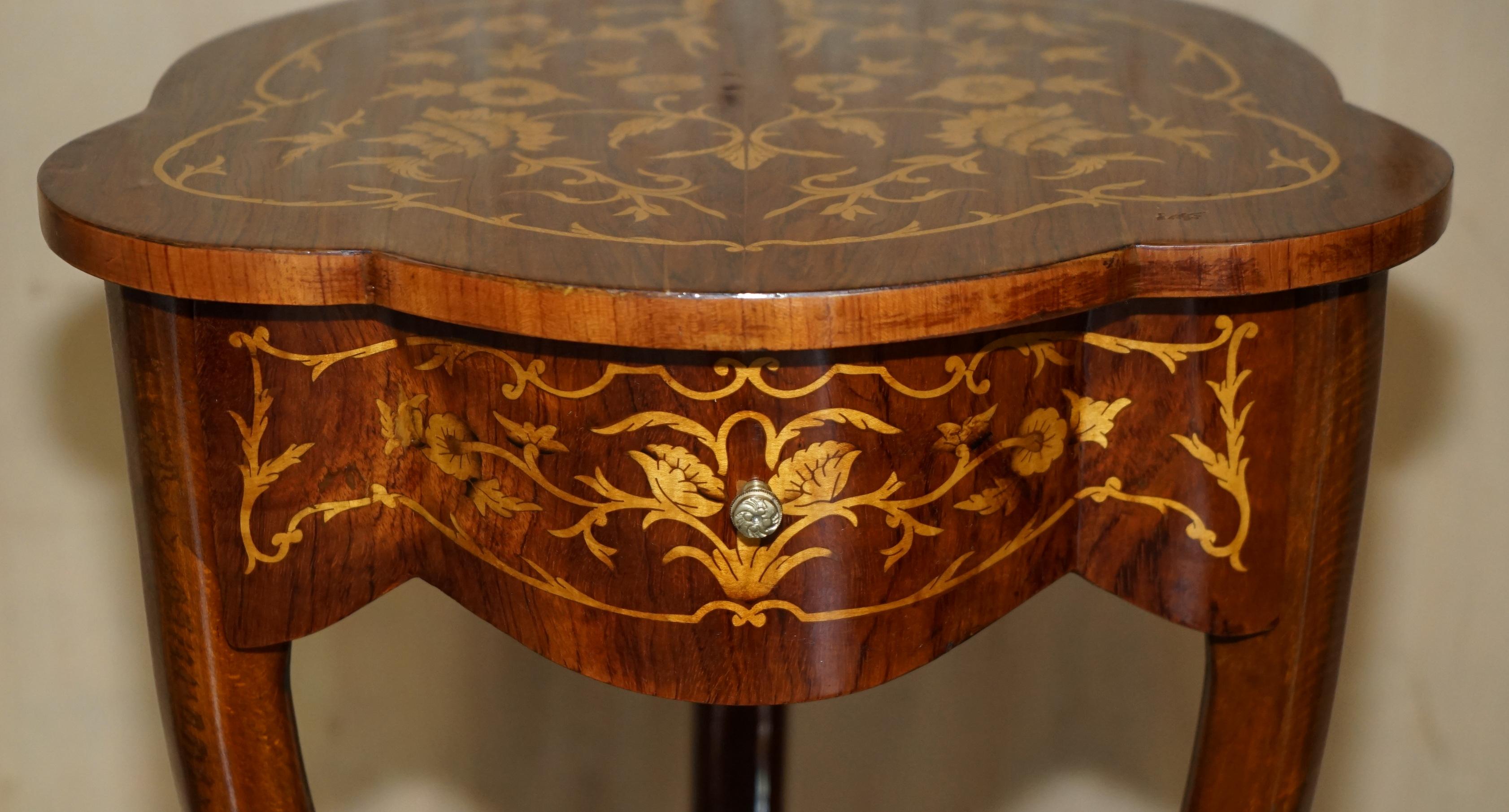 Paire de tables d'appoint SYCAMORE en bois et en laiton incrusté de vernis de style art déco en vente 10