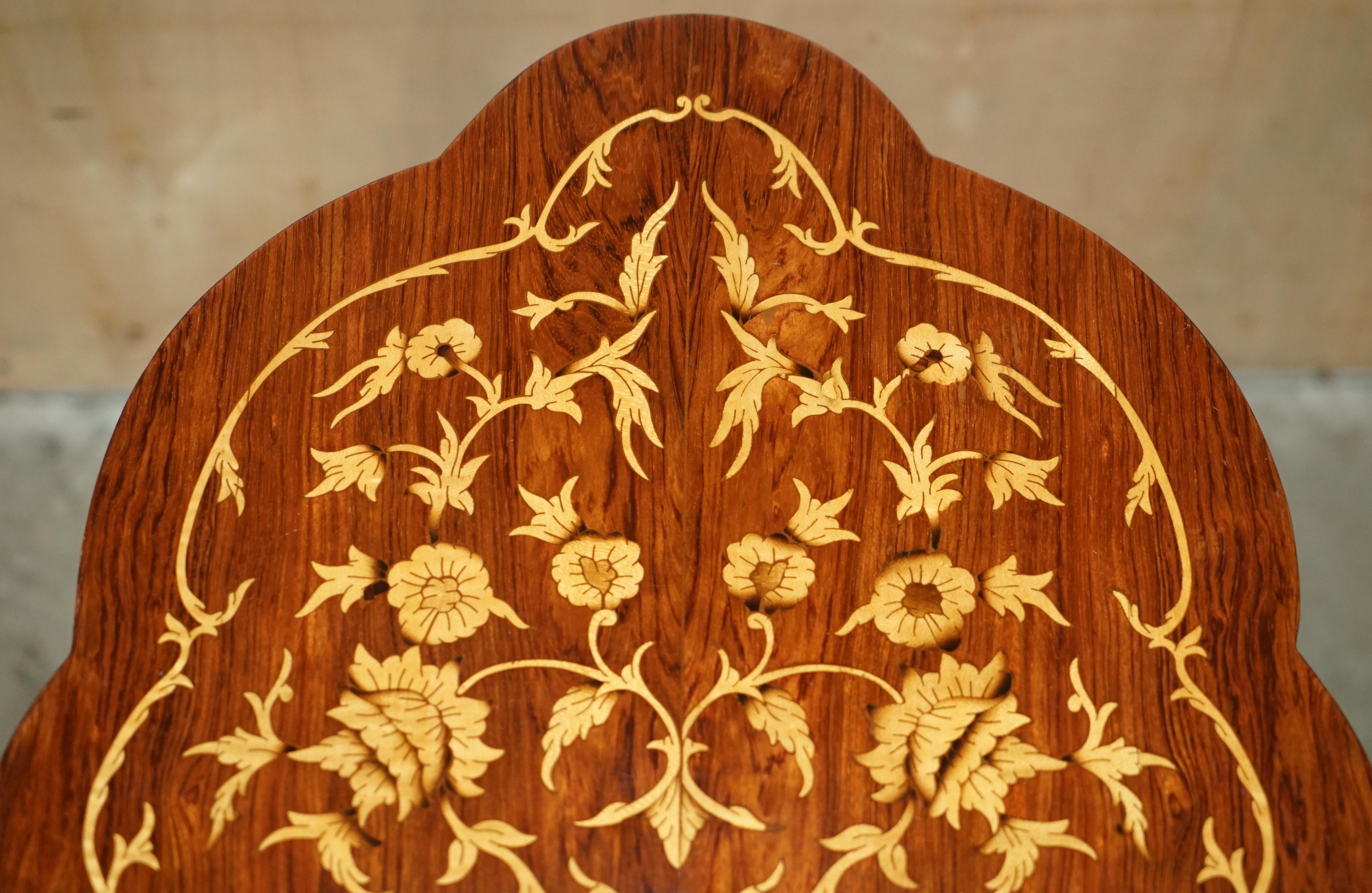 Paire de tables d'appoint SYCAMORE en bois et en laiton incrusté de vernis de style art déco Bon état - En vente à West Sussex, Pulborough