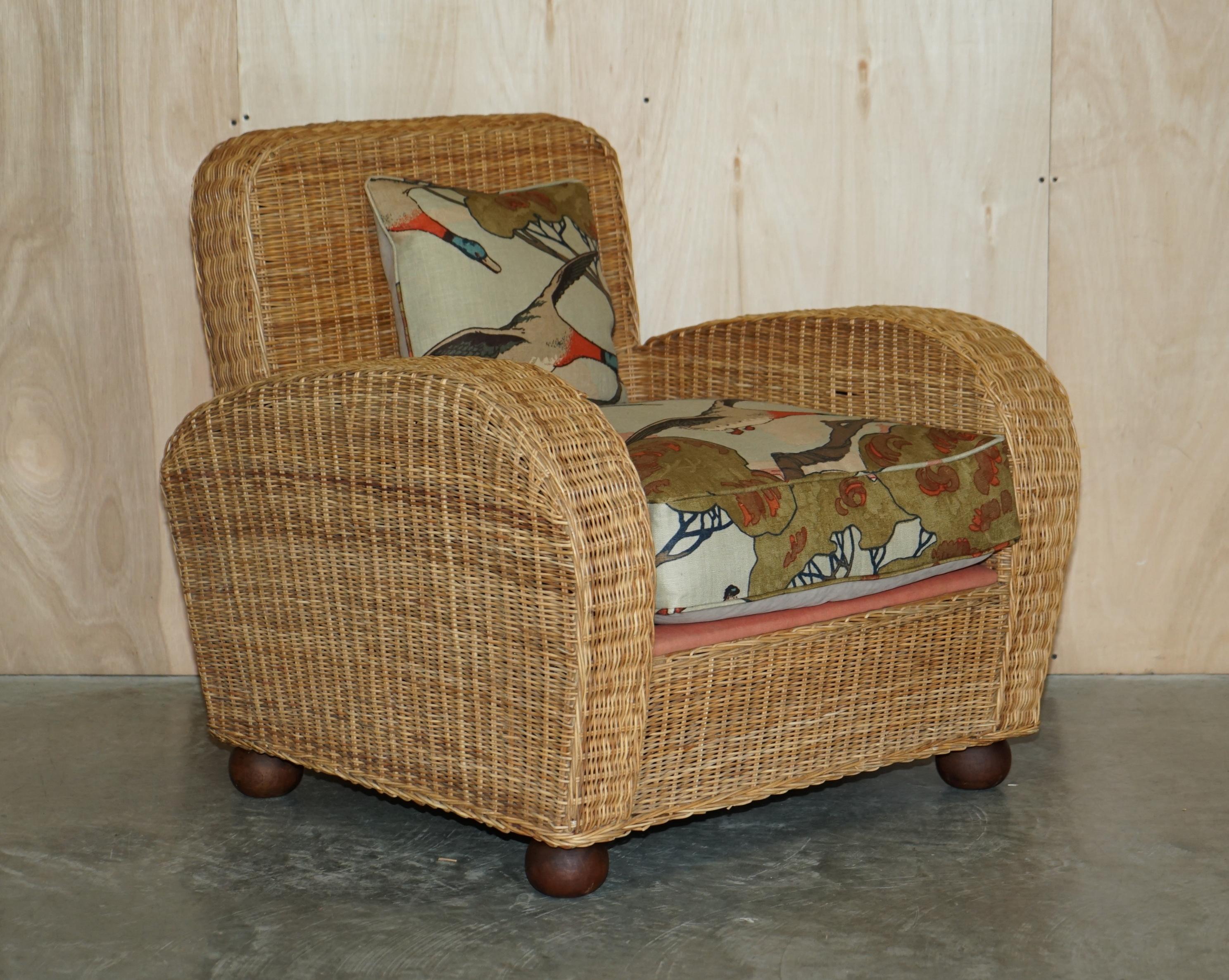 PAIR OF ART DECO STYLE WICKER CLUB ARMCHAIRS WiTH MULBERRY FLYING DUCKS CUSHIONS For Sale 5