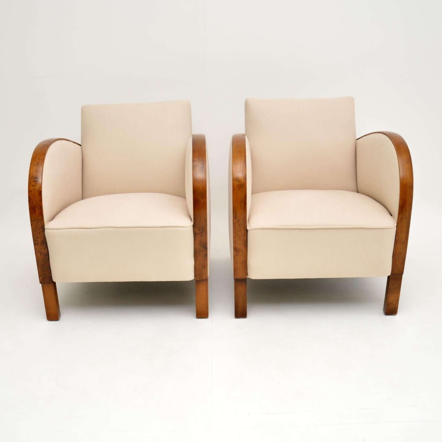 Very stylish pair of Swedish Art Deco upholstered Satin Birch armchairs in excellent condition and dating from the 1930s period.

They have just come over from Sweden and been French polished and re-upholstered in our regular cream cotton linen