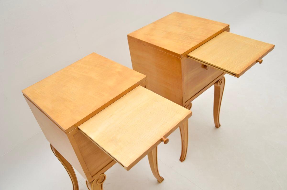 Early 20th Century Pair of Art Deco Sycamore Bedside Cabinets by Hille