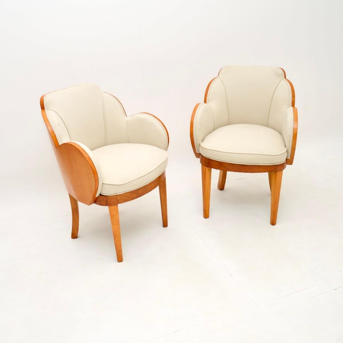 Britannique Paire de fauteuils Art Déco en sycomore à dossier nuageux par Epstein en vente