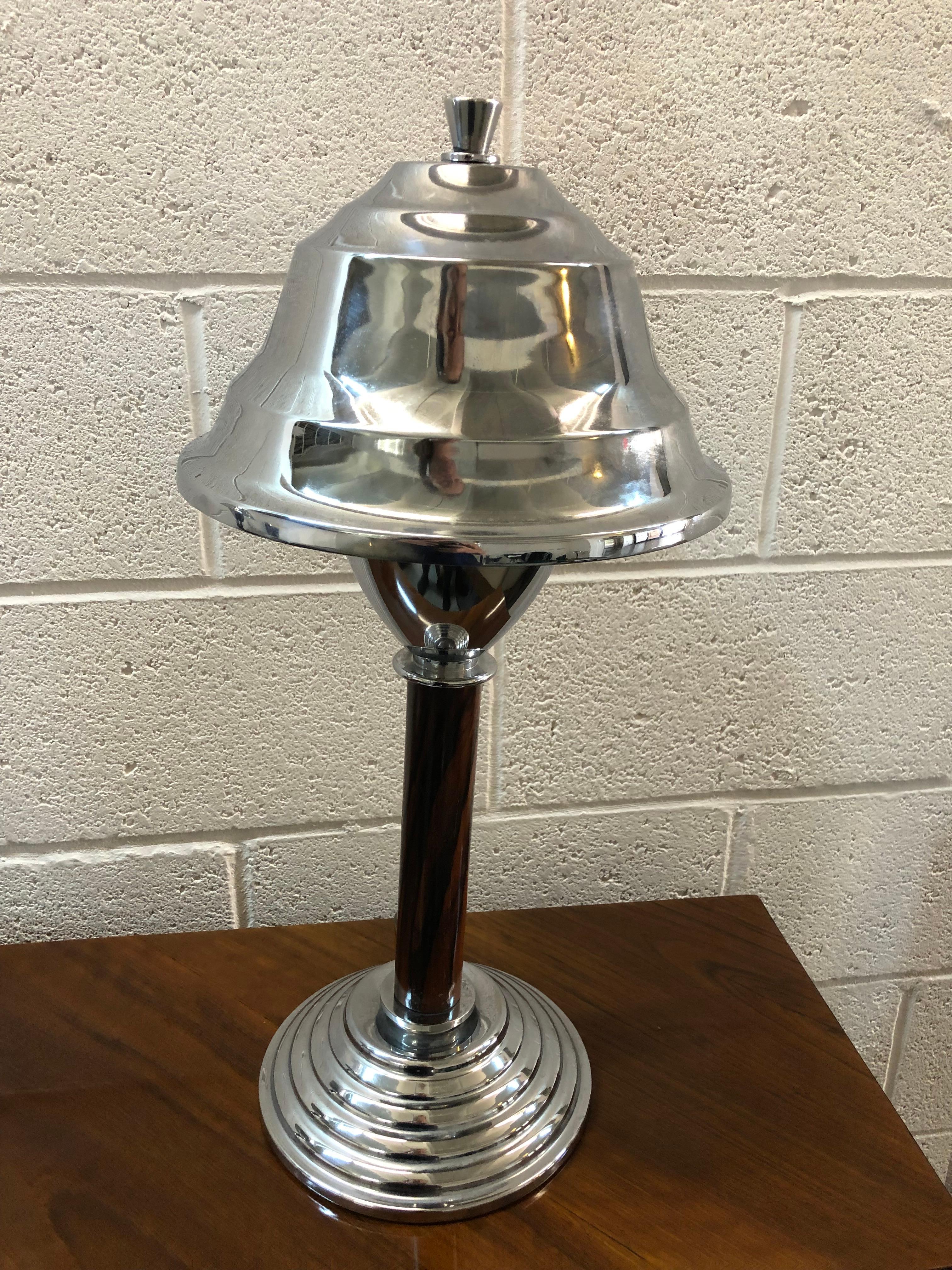 Pair of Art Deco Table Lamp in wood and chrome, 1920 For Sale 4