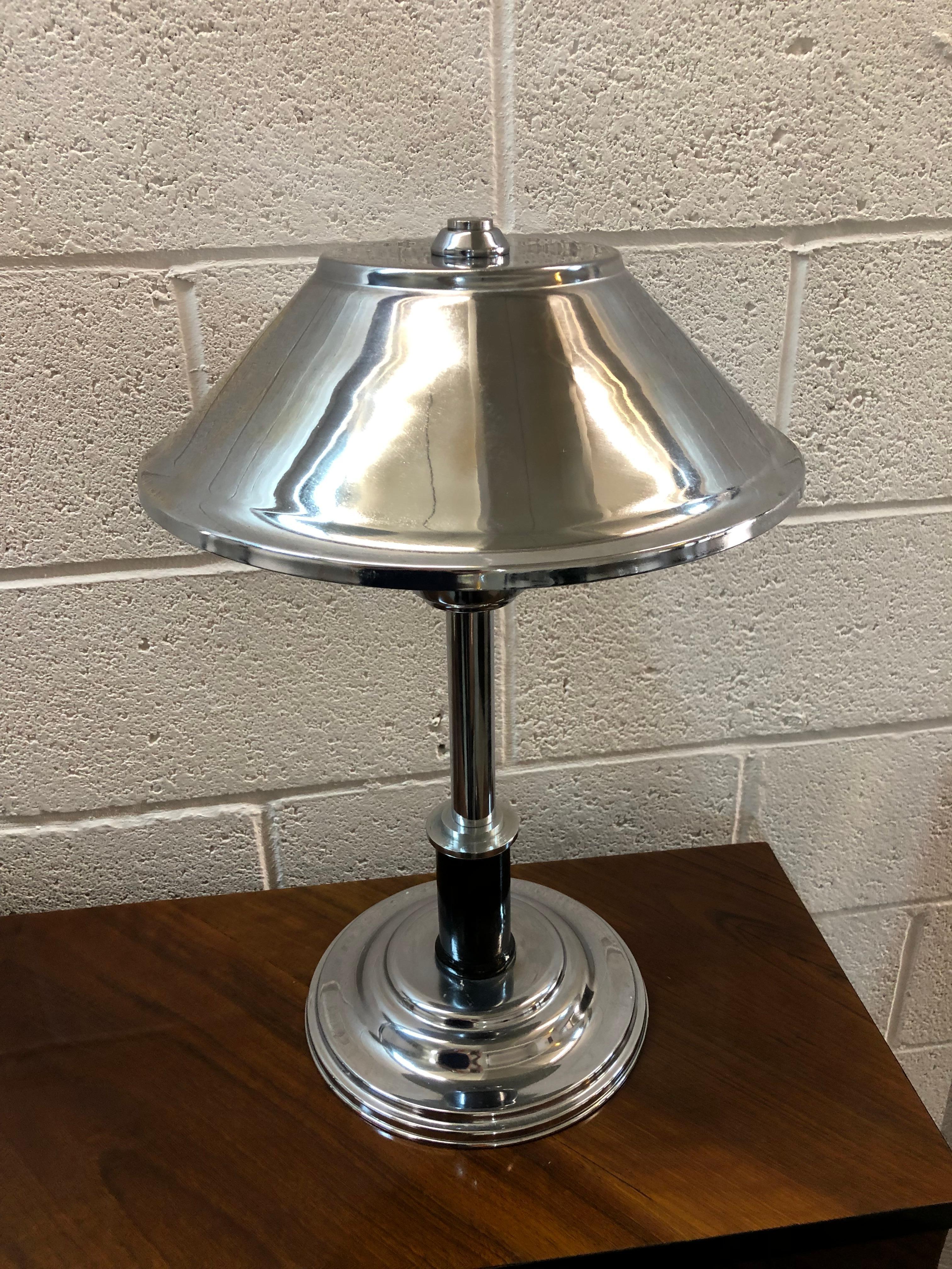 Pair of Art Deco Table Lamp in wood and chrome, 1930 For Sale 12