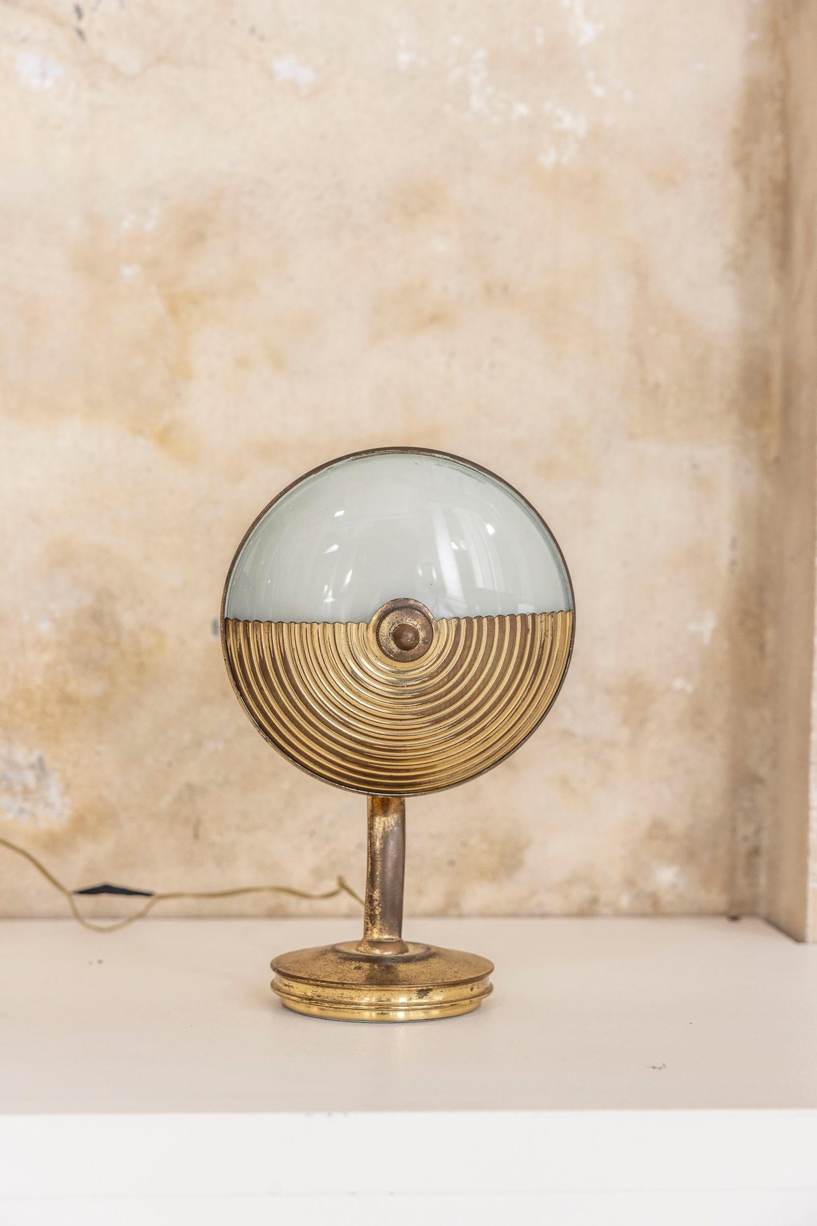 Paire de lampes de table Art Déco en laiton et verre, Italie, années 1940 en vente 2